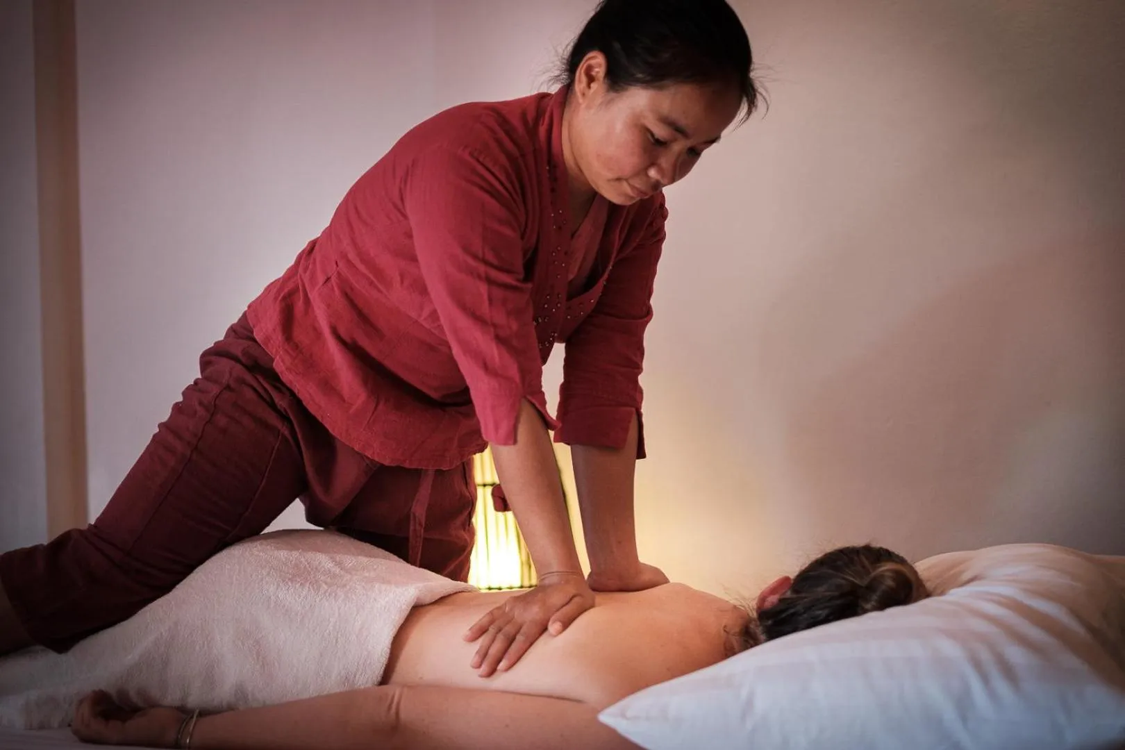 Massage in The Sanctuary Pakbeng Lodge
