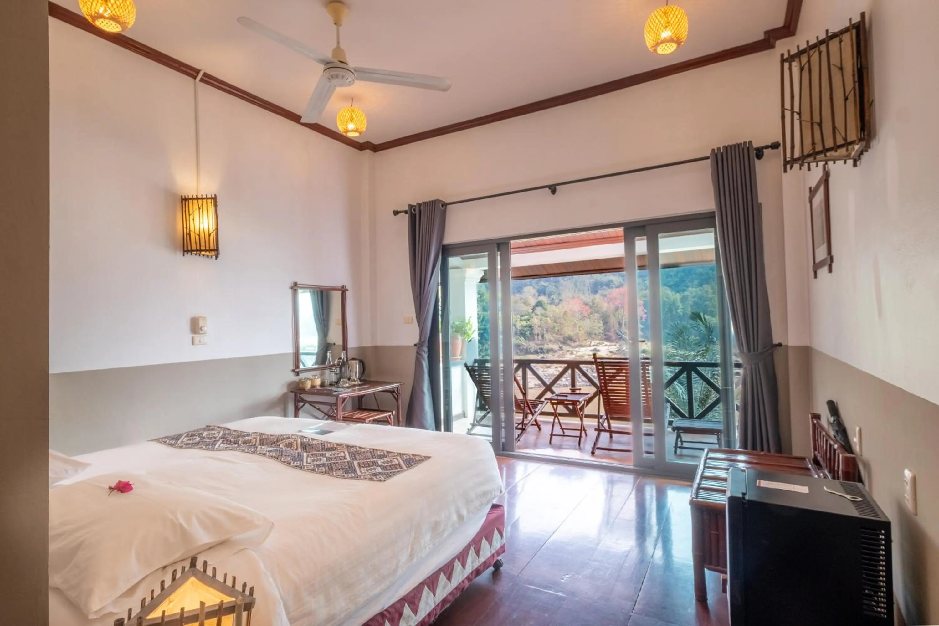 Bedroom, Bed in The Sanctuary Pakbeng Lodge