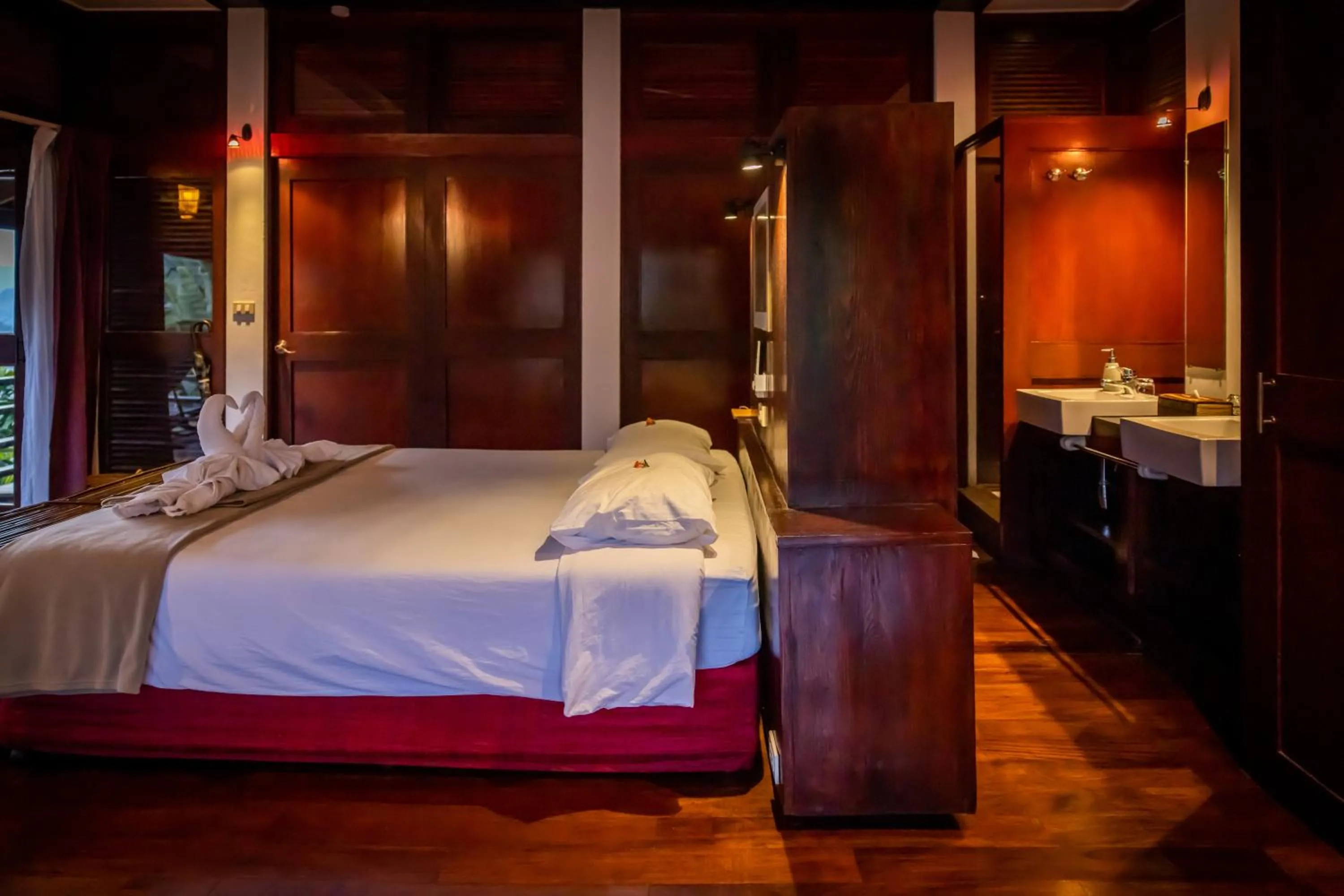 Bedroom, Bed in The Sanctuary Pakbeng Lodge