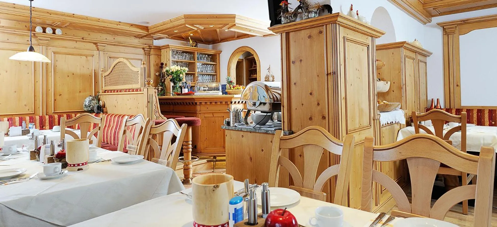 Restaurant/places to eat in Hotel Kristall B&B