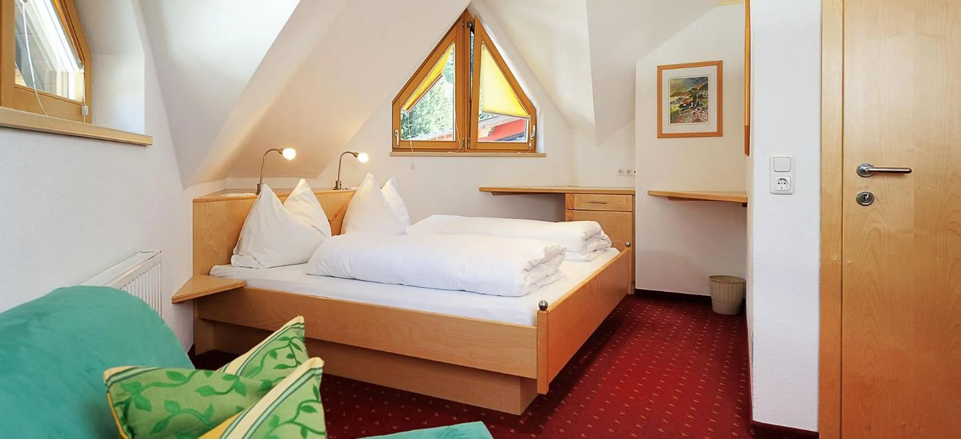 Bed in Hotel Kristall B&B