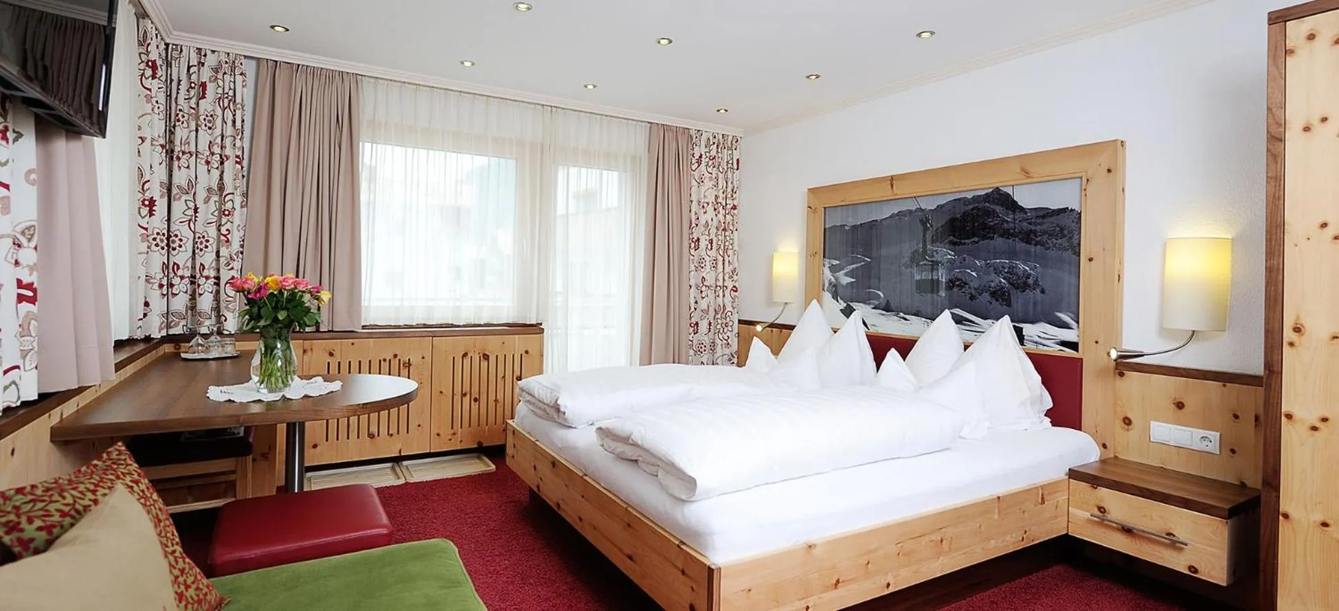 Bed in Hotel Kristall B&B