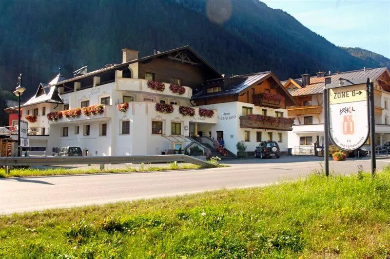 Property building in Hotel Kristall B&B