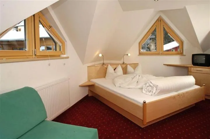 Bed in Hotel Kristall B&B
