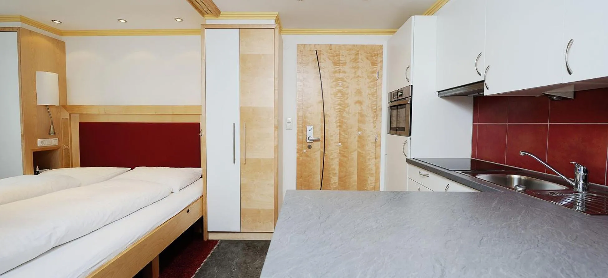 Bed in Hotel Kristall B&B