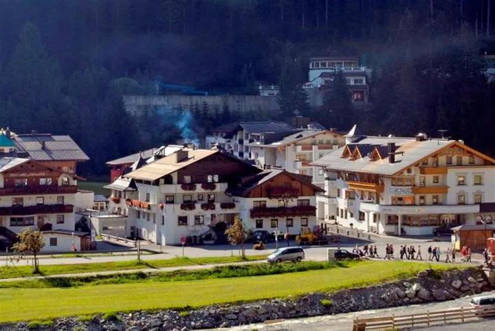 Property building in Hotel Kristall B&B