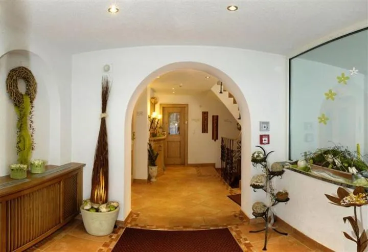 Lobby or reception in Hotel Kristall B&B