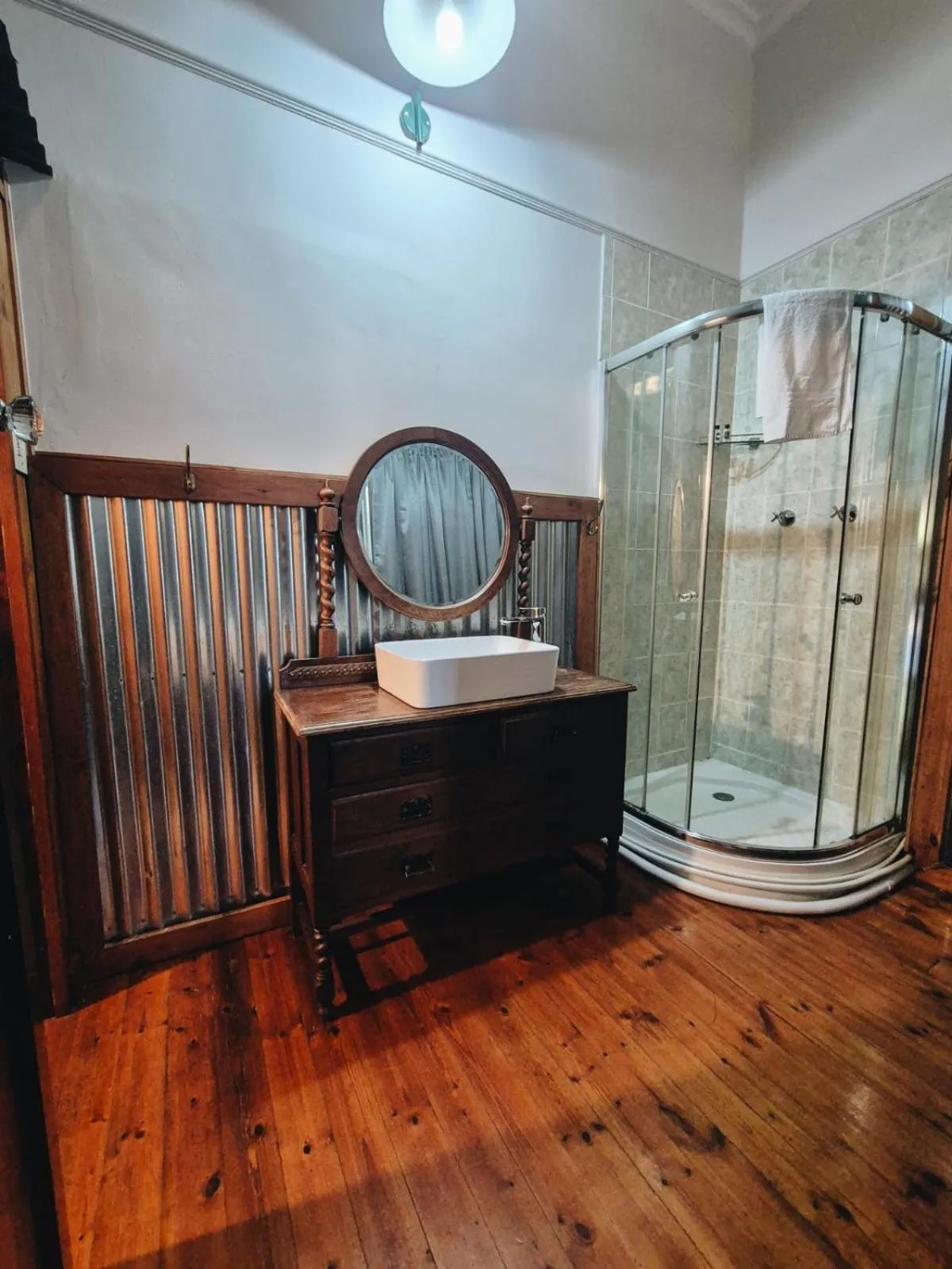 Shower in Skinkikofi Guest House