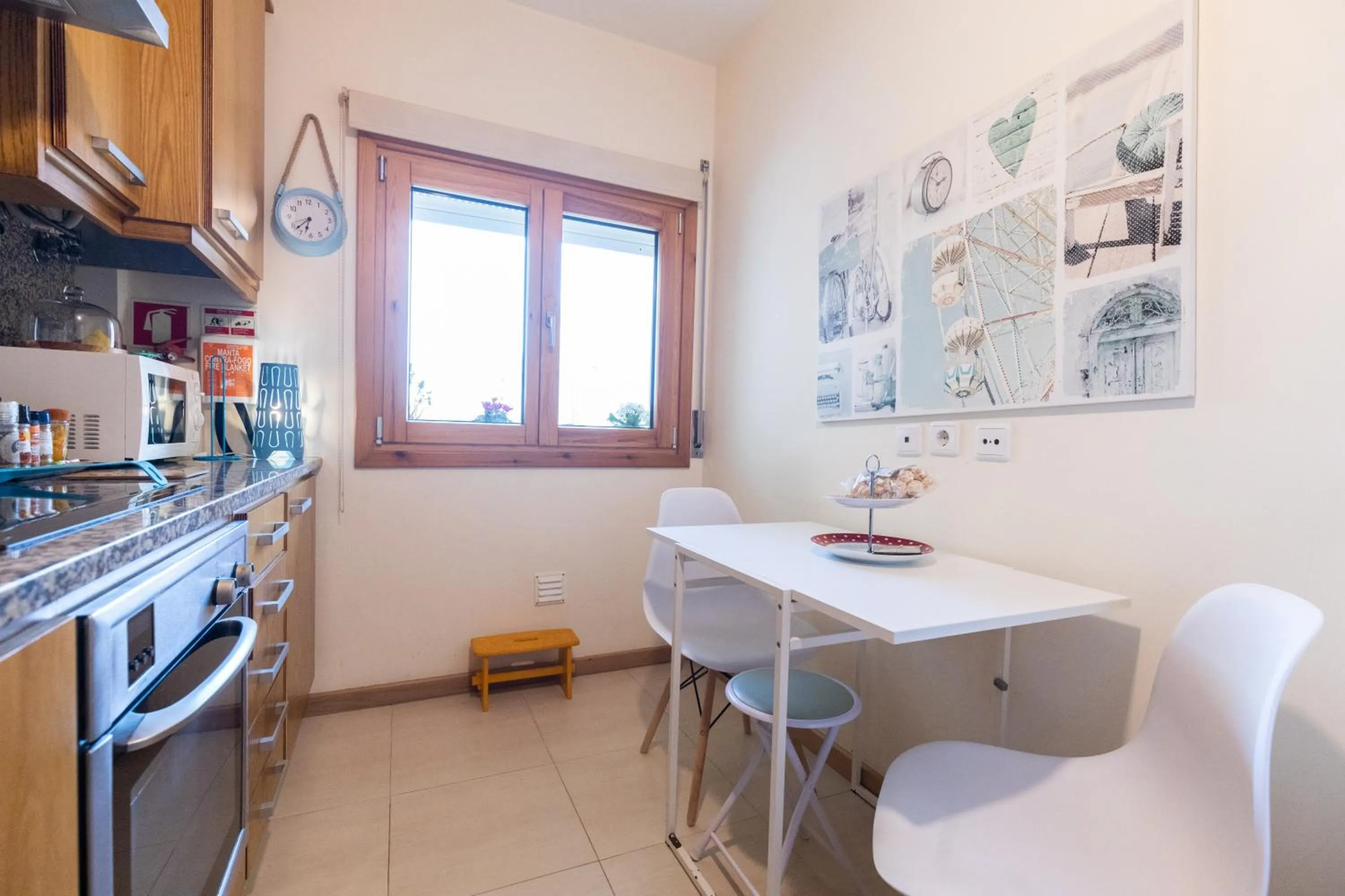 Kitchen or kitchenette in Lua do Mar - T2 - Piscina - Fte ao Mar- Central