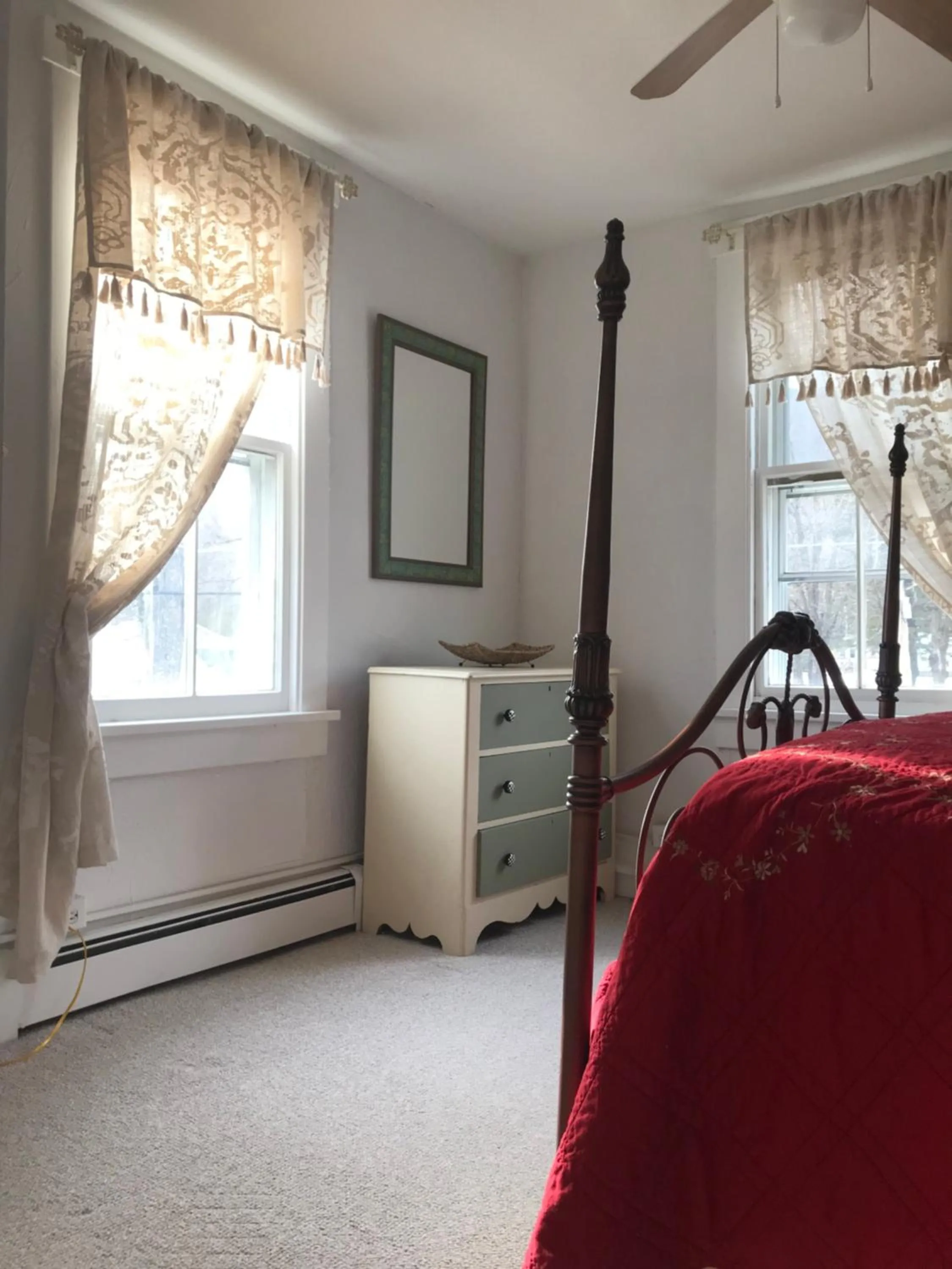 Bed in The Woodbine Inn