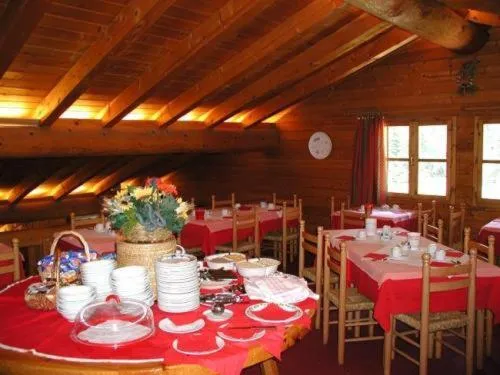 Restaurant/places to eat in Eco Wellness Hotel Notre Maison