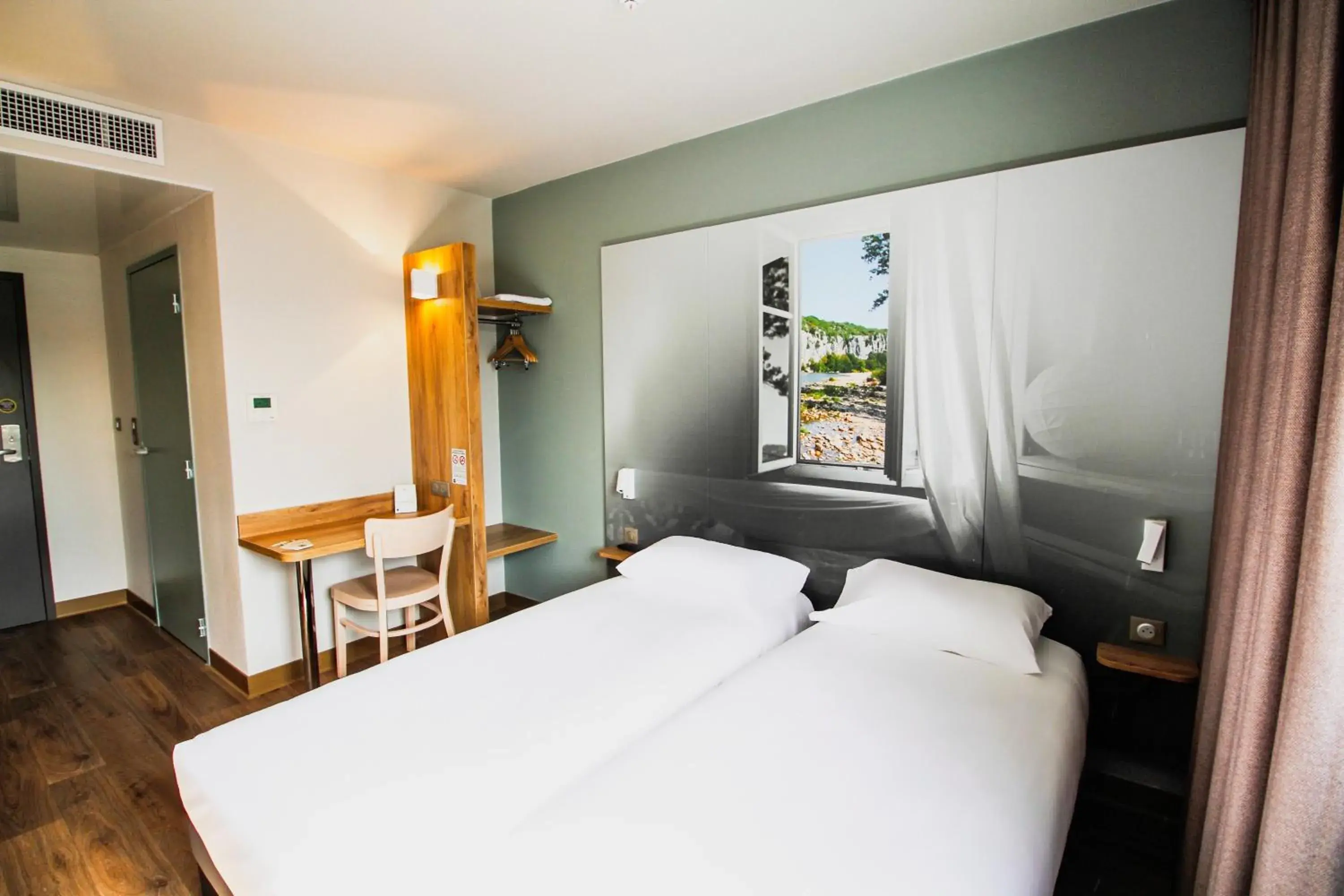 Standard Twin Room in B&B HOTEL Montélimar Sud Standard Twin Room in B&B HOTEL Montélimar Sud