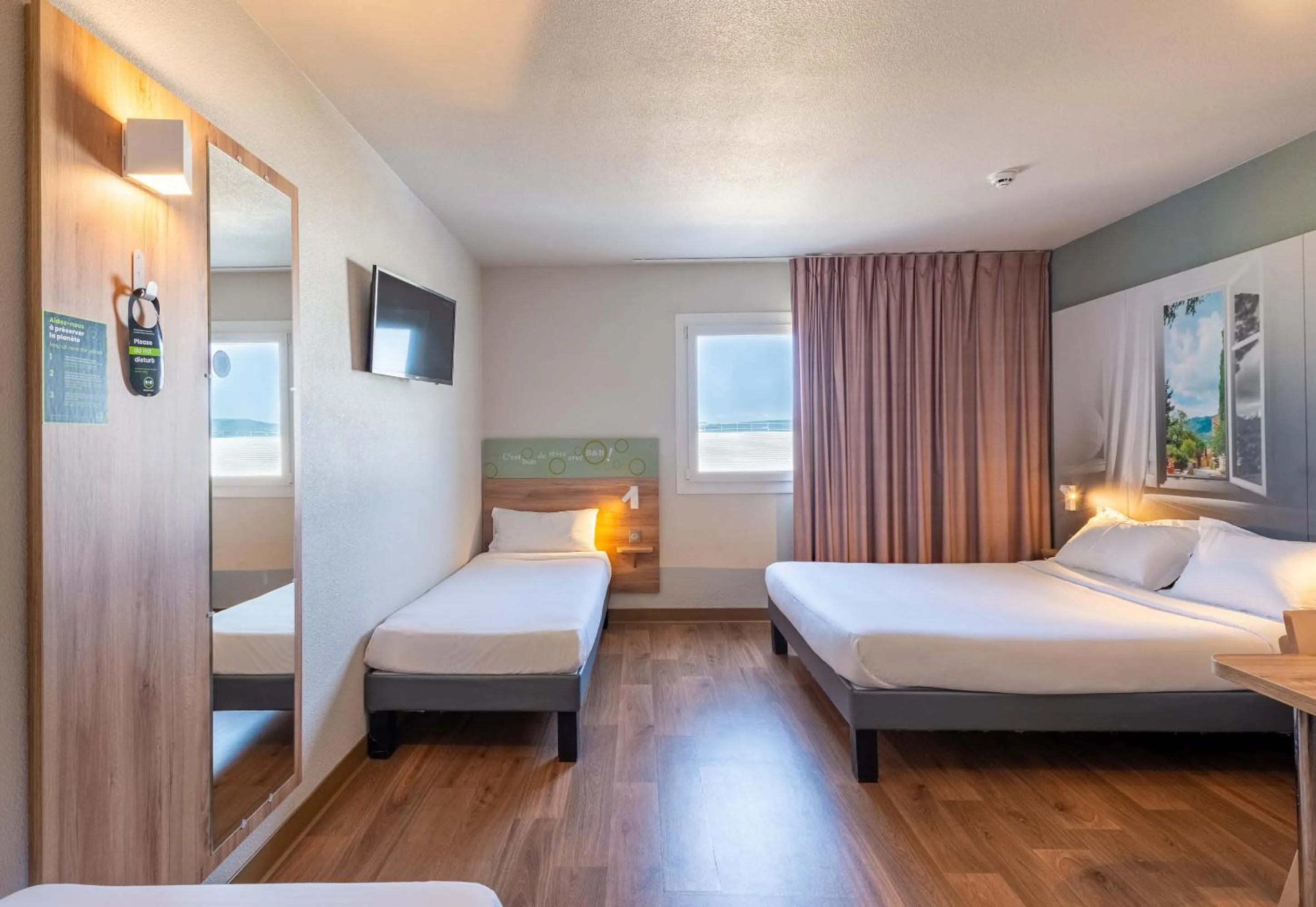 Bedroom, Bed in B&B HOTEL Montélimar Sud