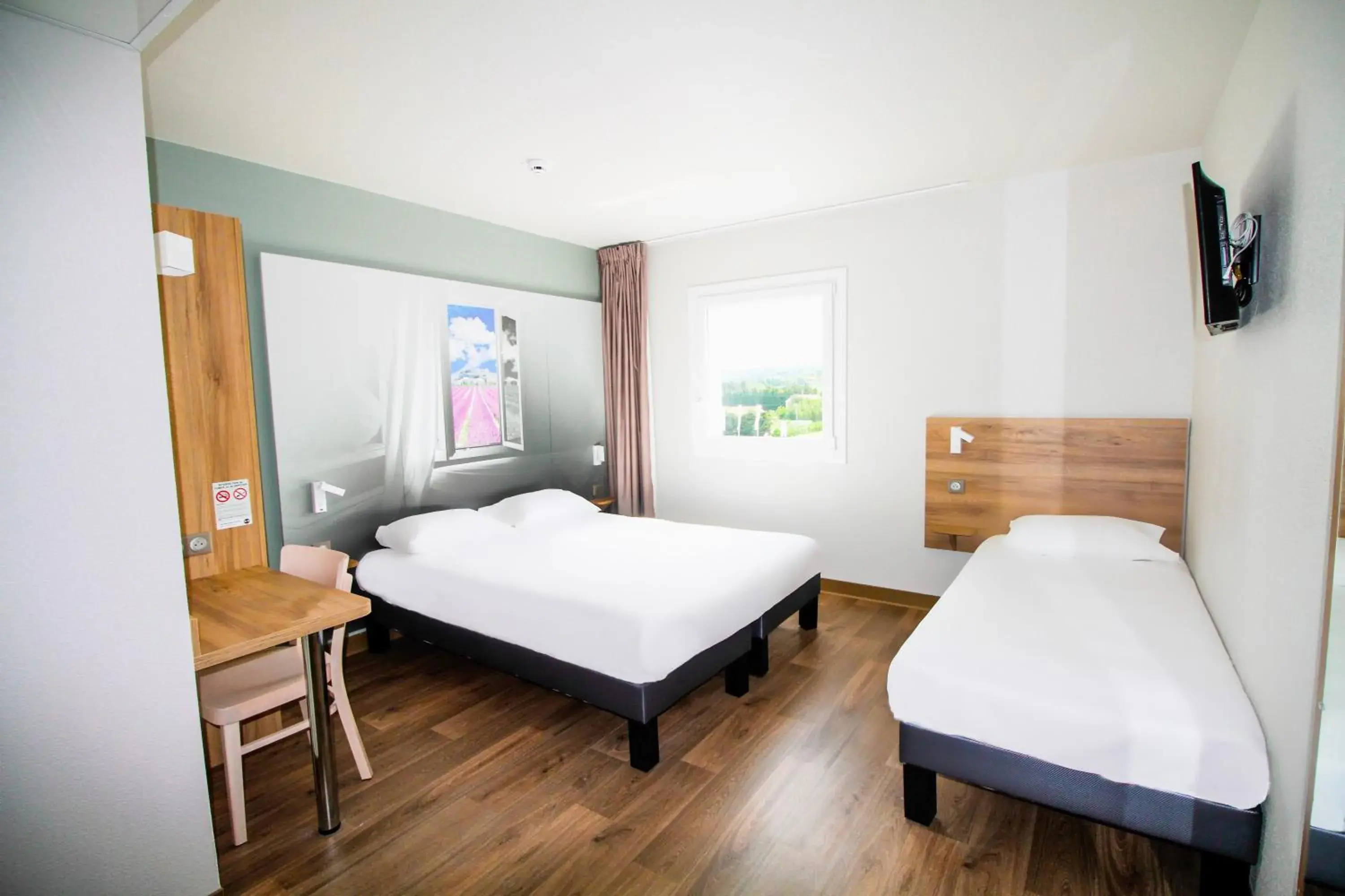 Triple Room in B&B HOTEL Montélimar Sud Triple Room in B&B HOTEL Montélimar Sud