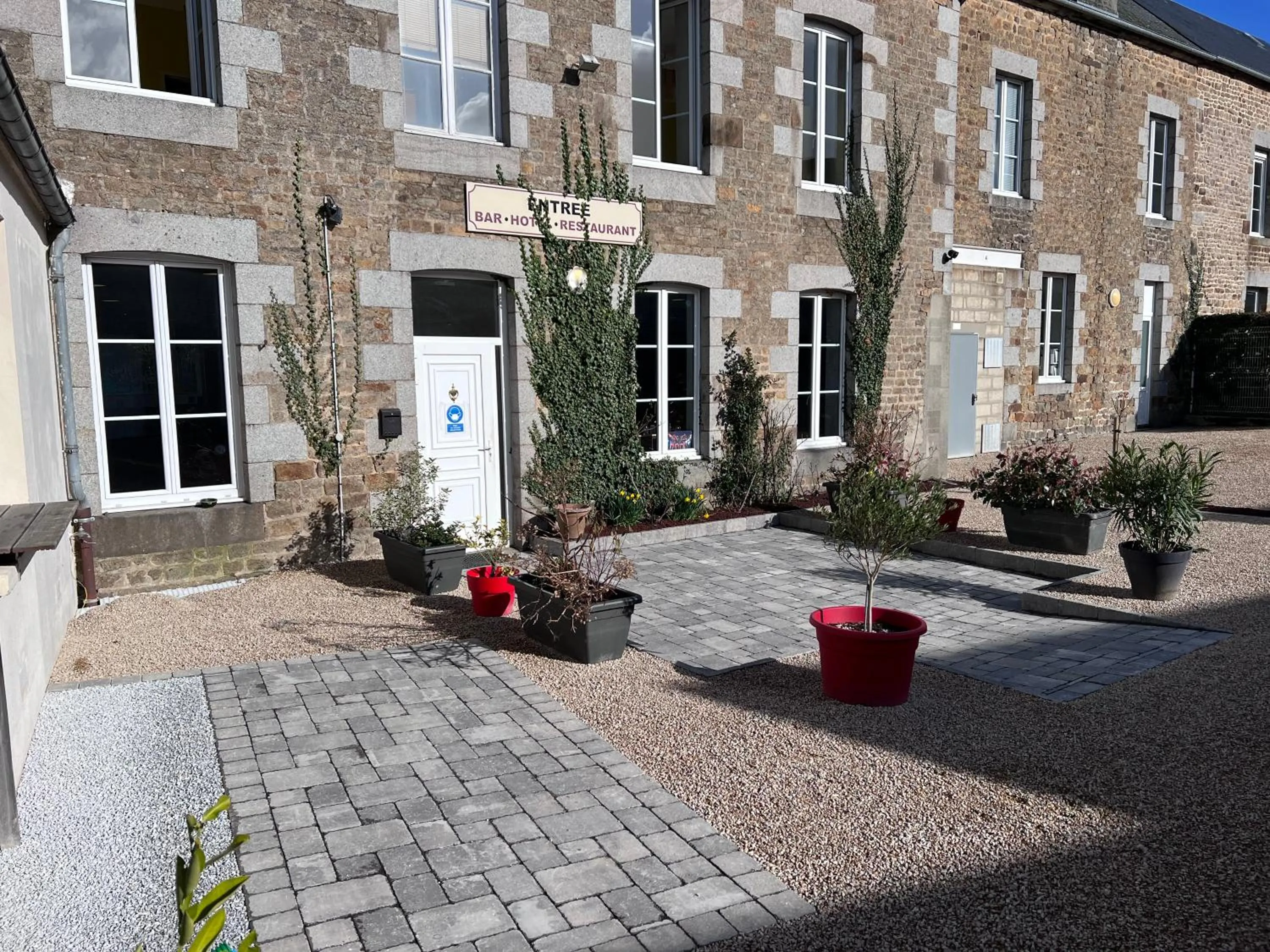 acessibility in Au Père Tranquille