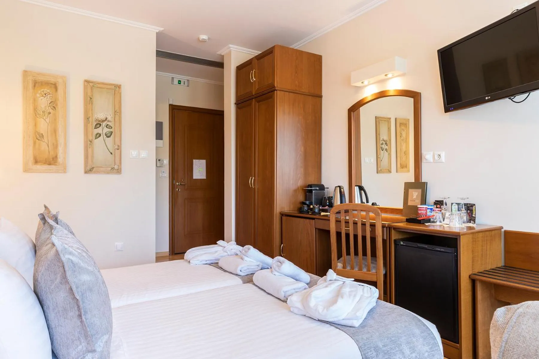 Bed in Xenios Dias Boutique Hotel