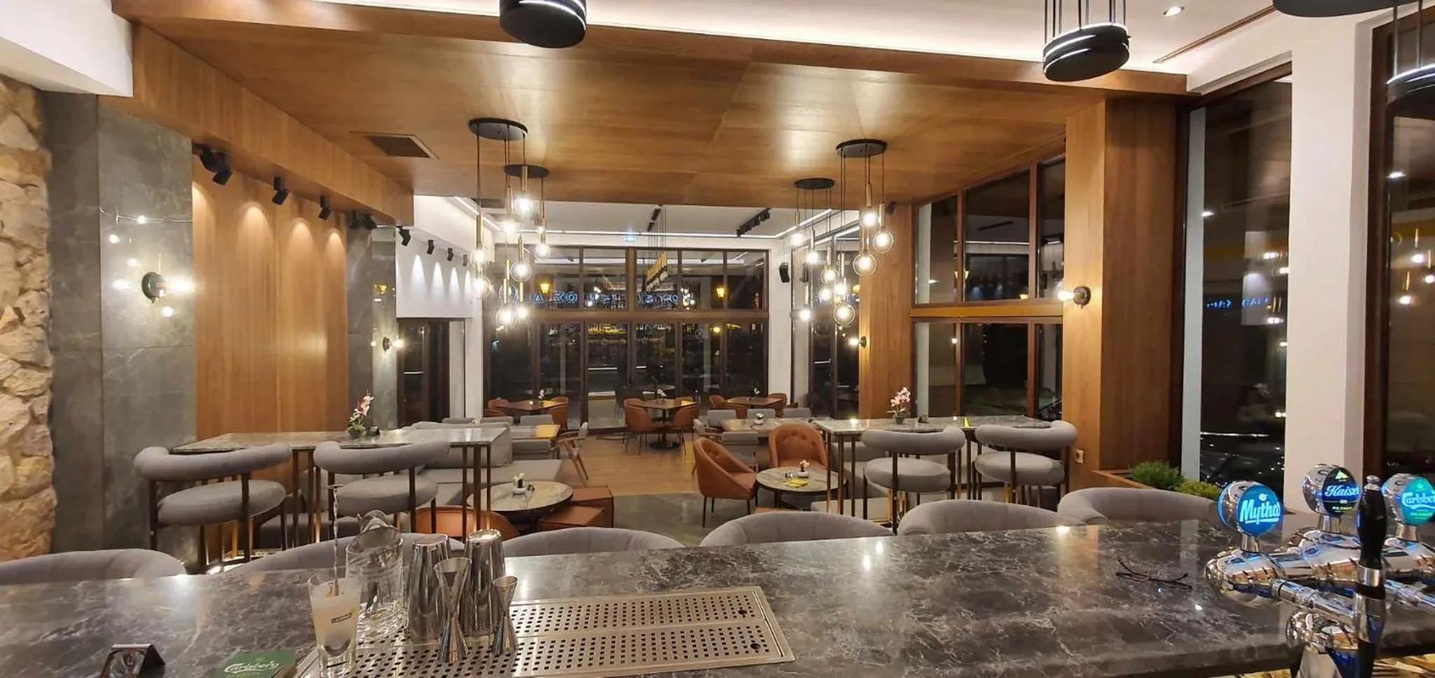 Restaurant/places to eat in Xenios Dias Boutique Hotel