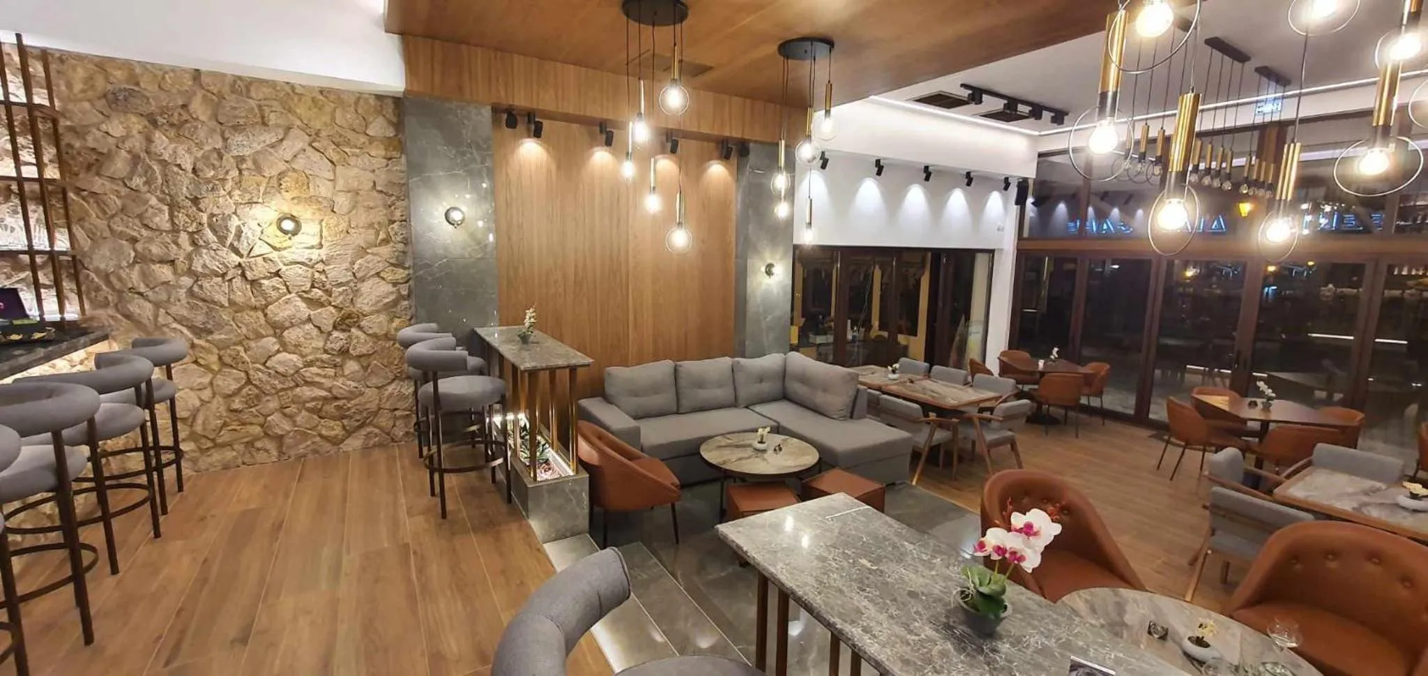 Restaurant/places to eat in Xenios Dias Boutique Hotel