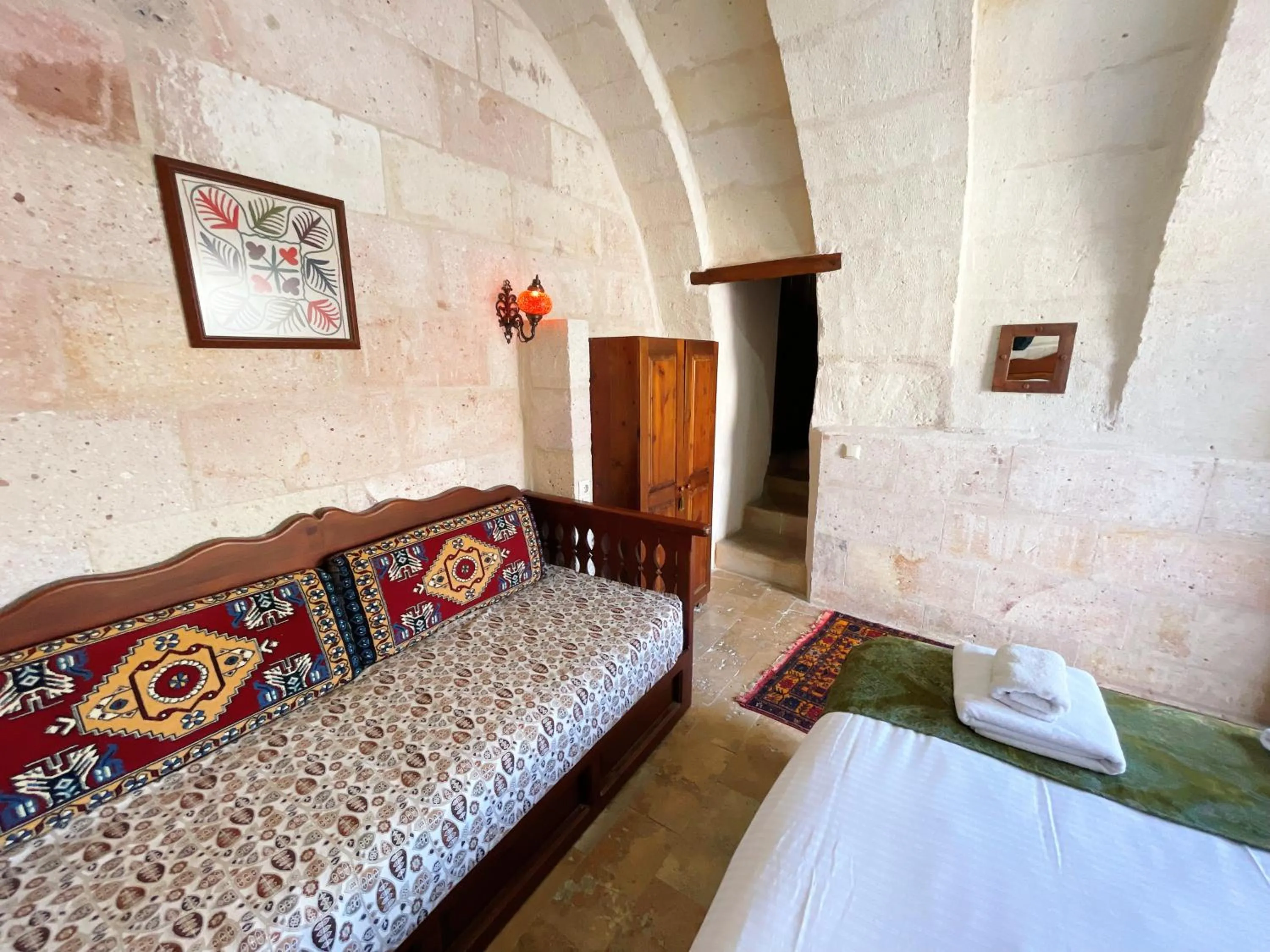 Seating area, Bed in Gedik Cave Hotel
