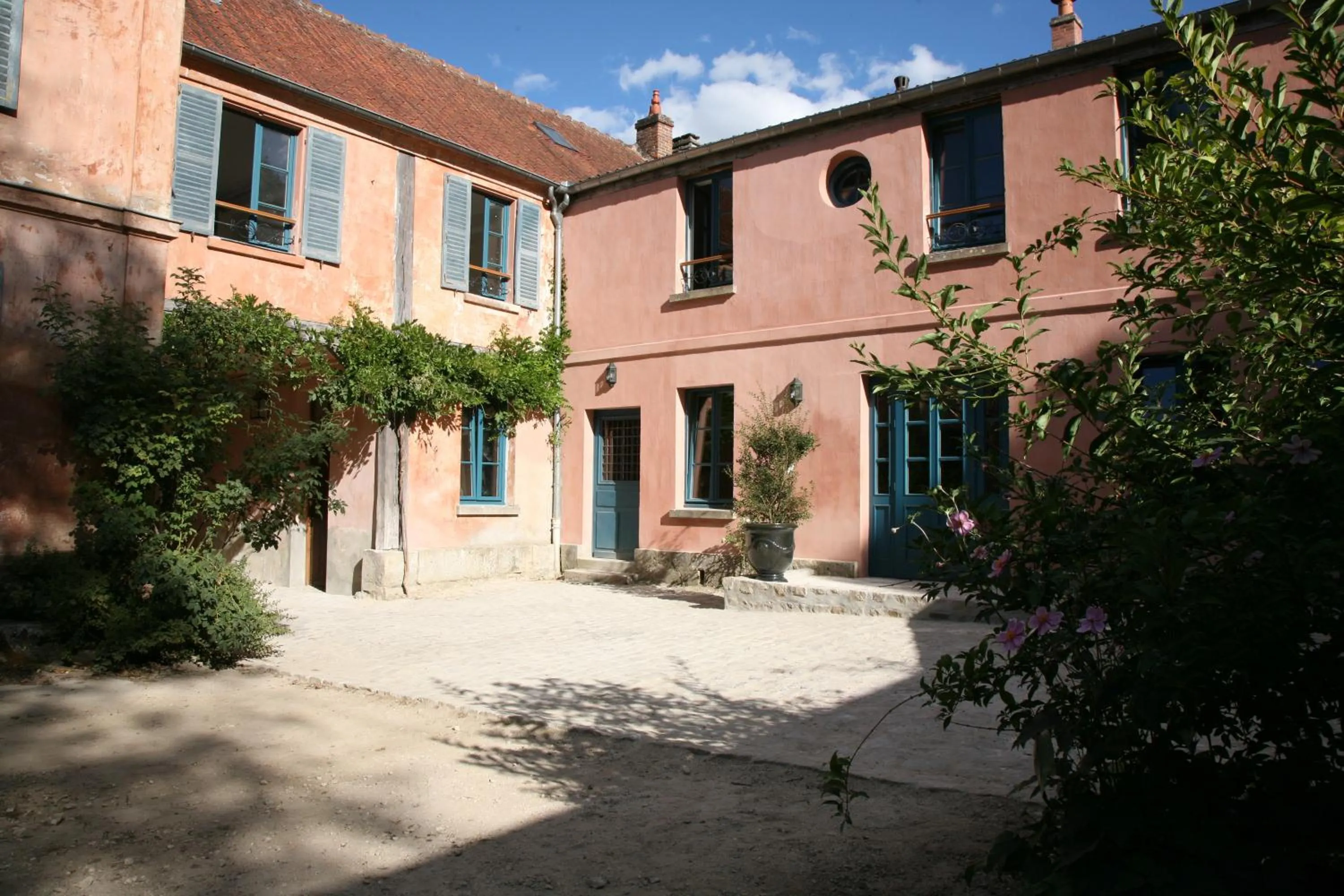 Facade/entrance in Chez Jules et Léonie