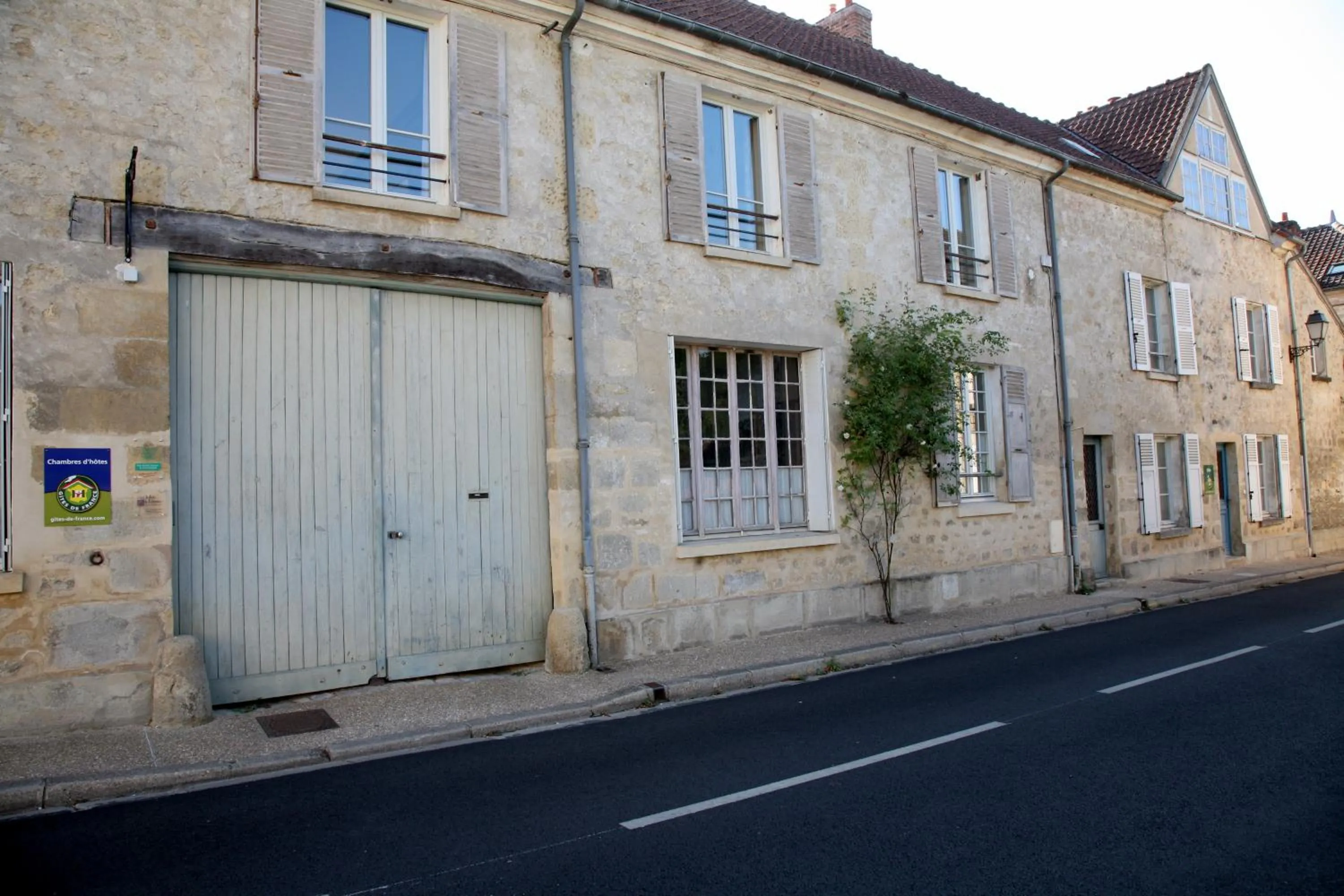 Facade/entrance in Chez Jules et Léonie