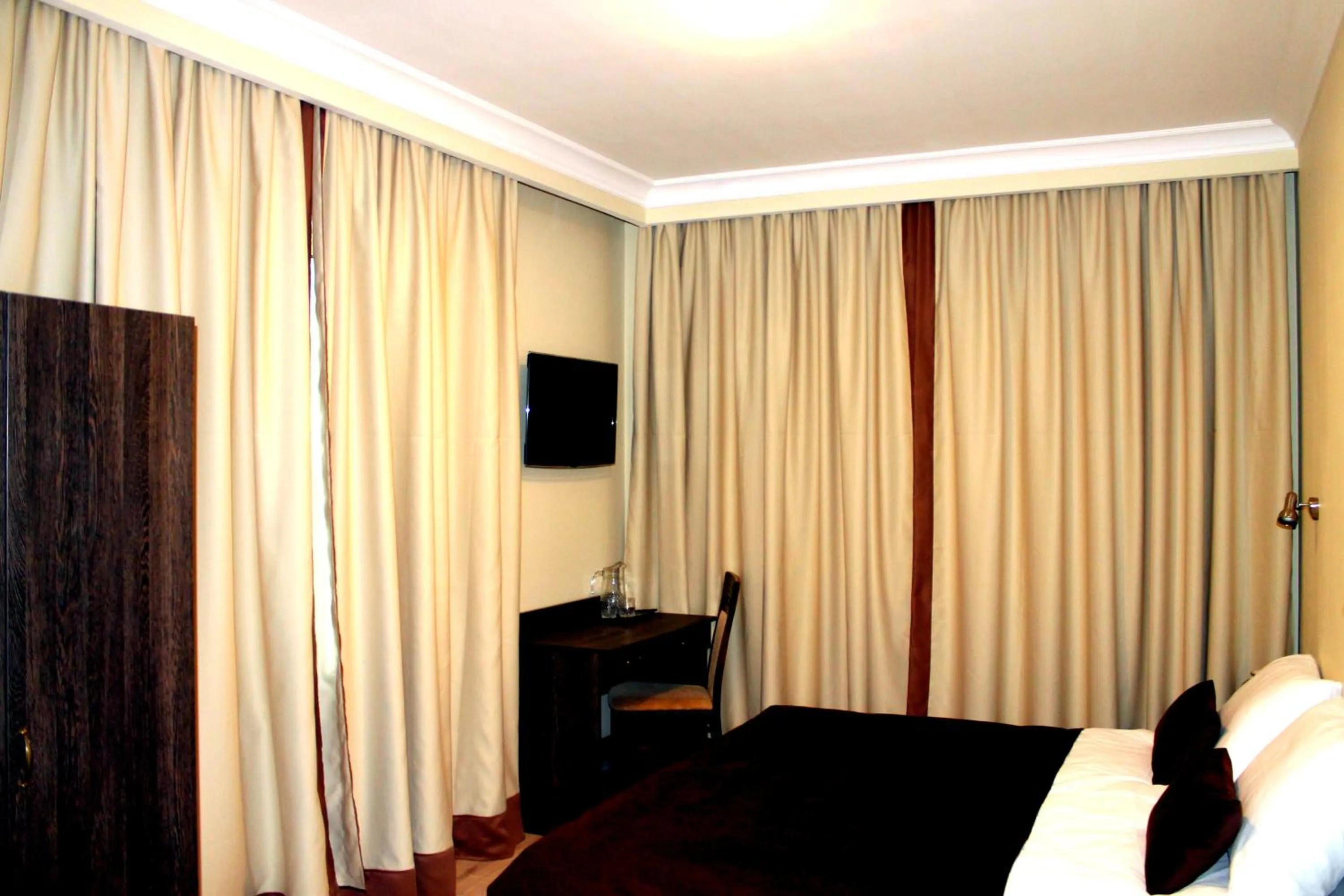 Photo of the whole room, Bed in Non-stop hotel