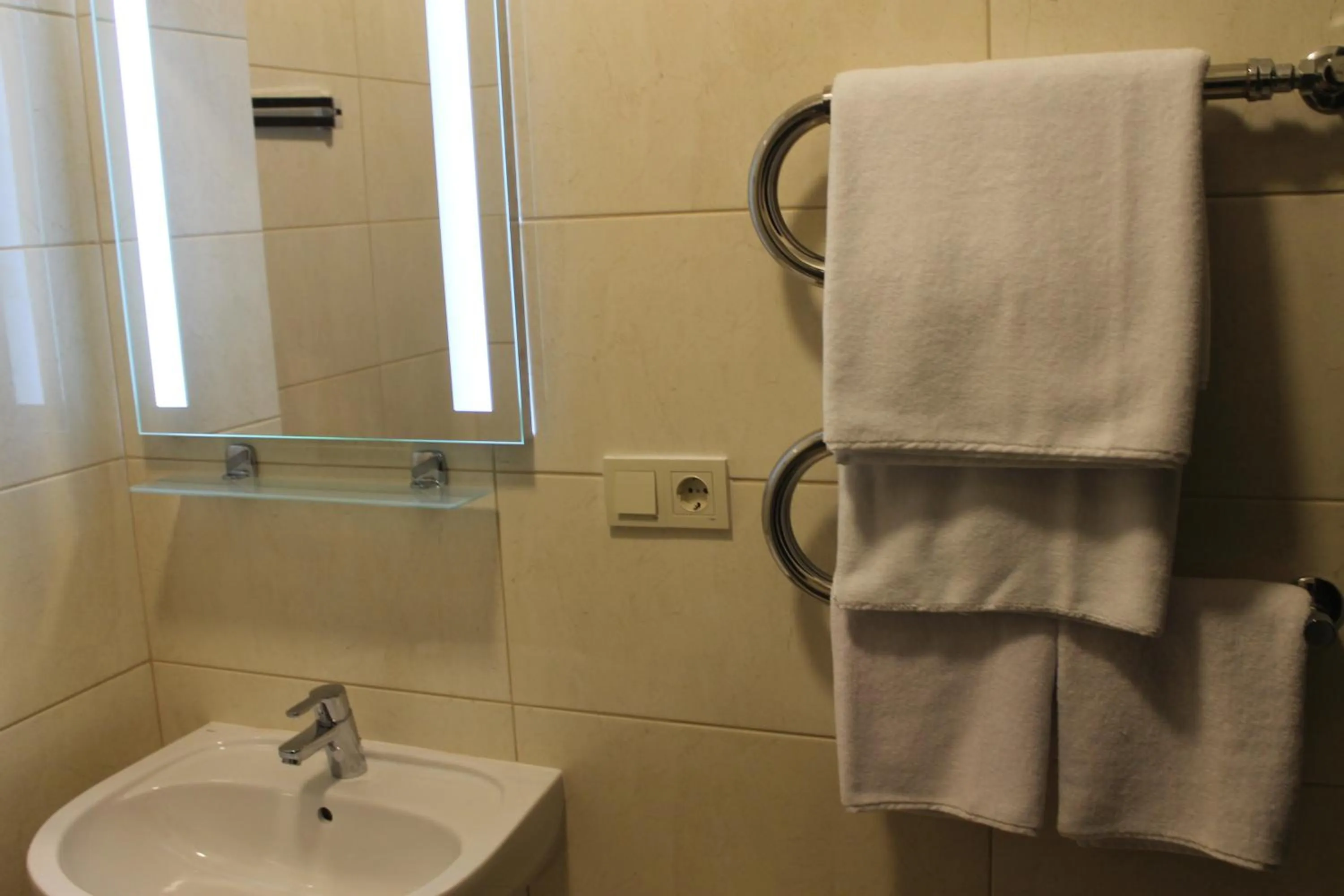 Photo of the whole room in Non-stop hotel