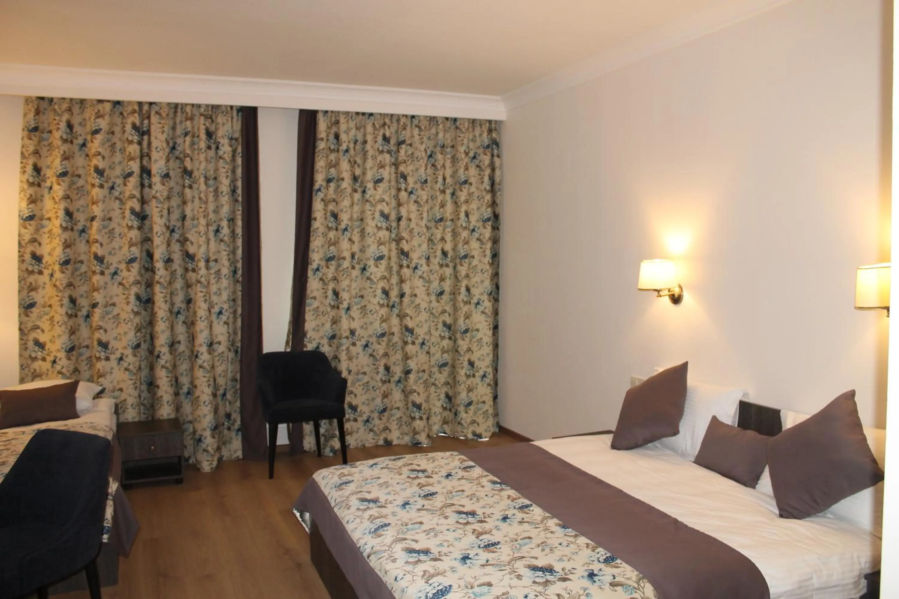 Photo of the whole room, Bed in Non-stop hotel