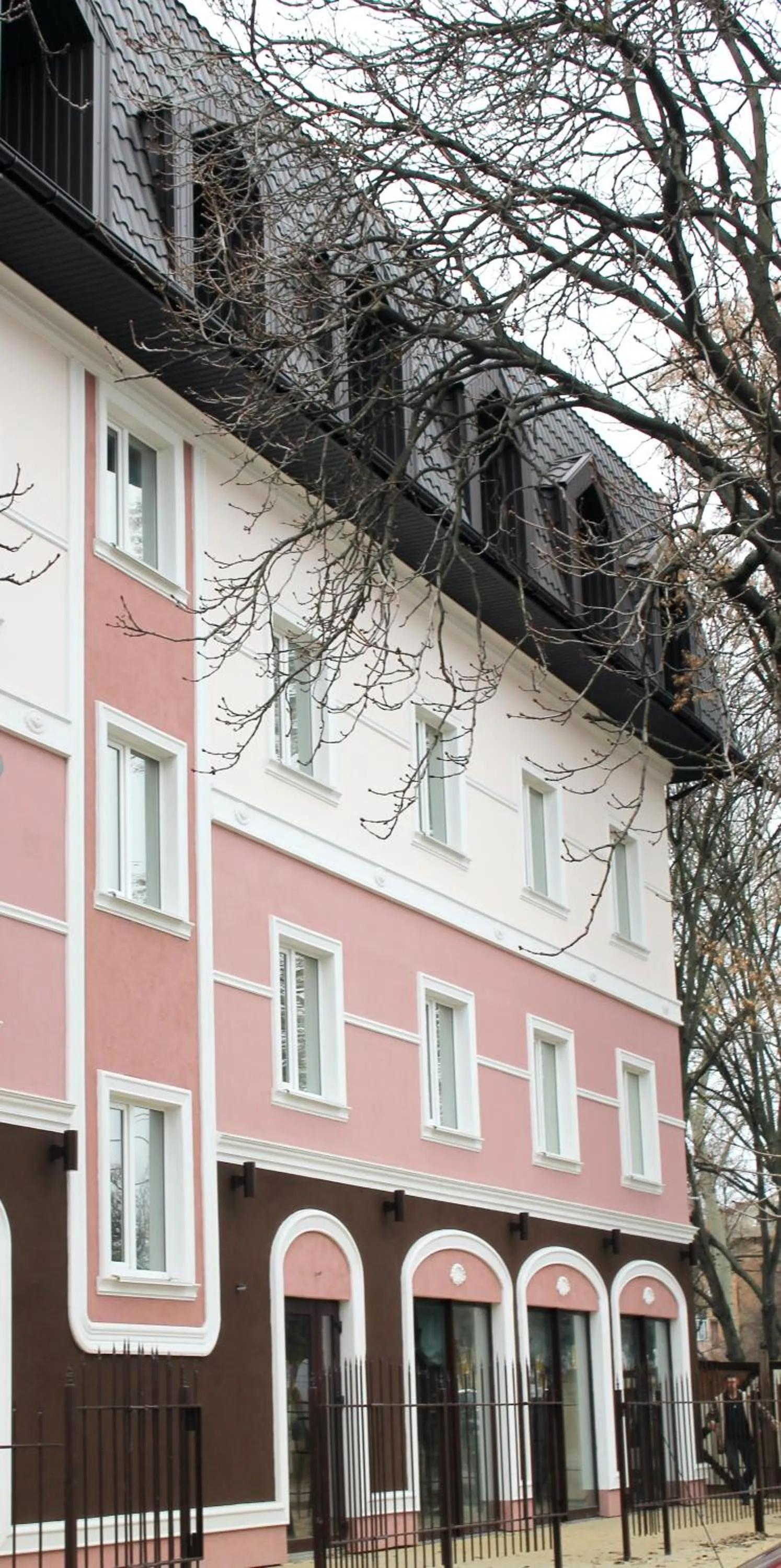 Property building in Non-stop hotel