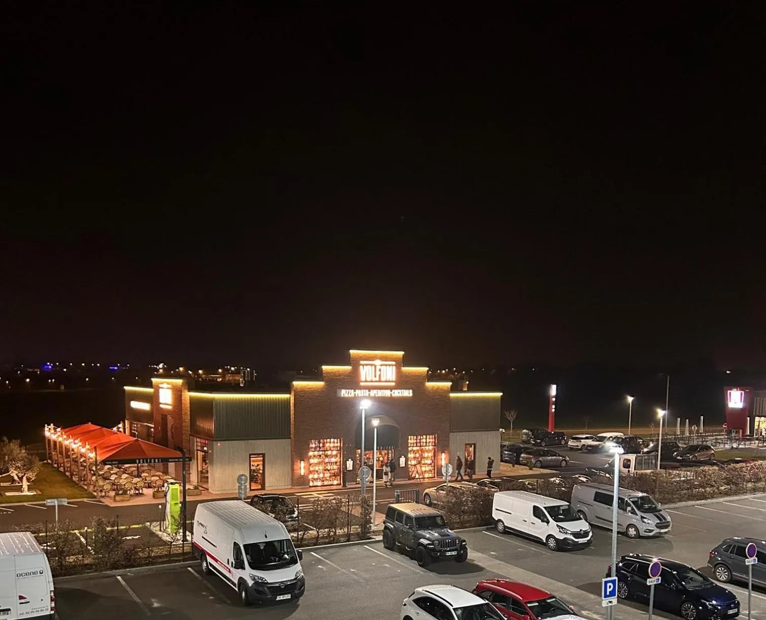 Restaurant/places to eat in B&B HOTEL Montargis-Amilly