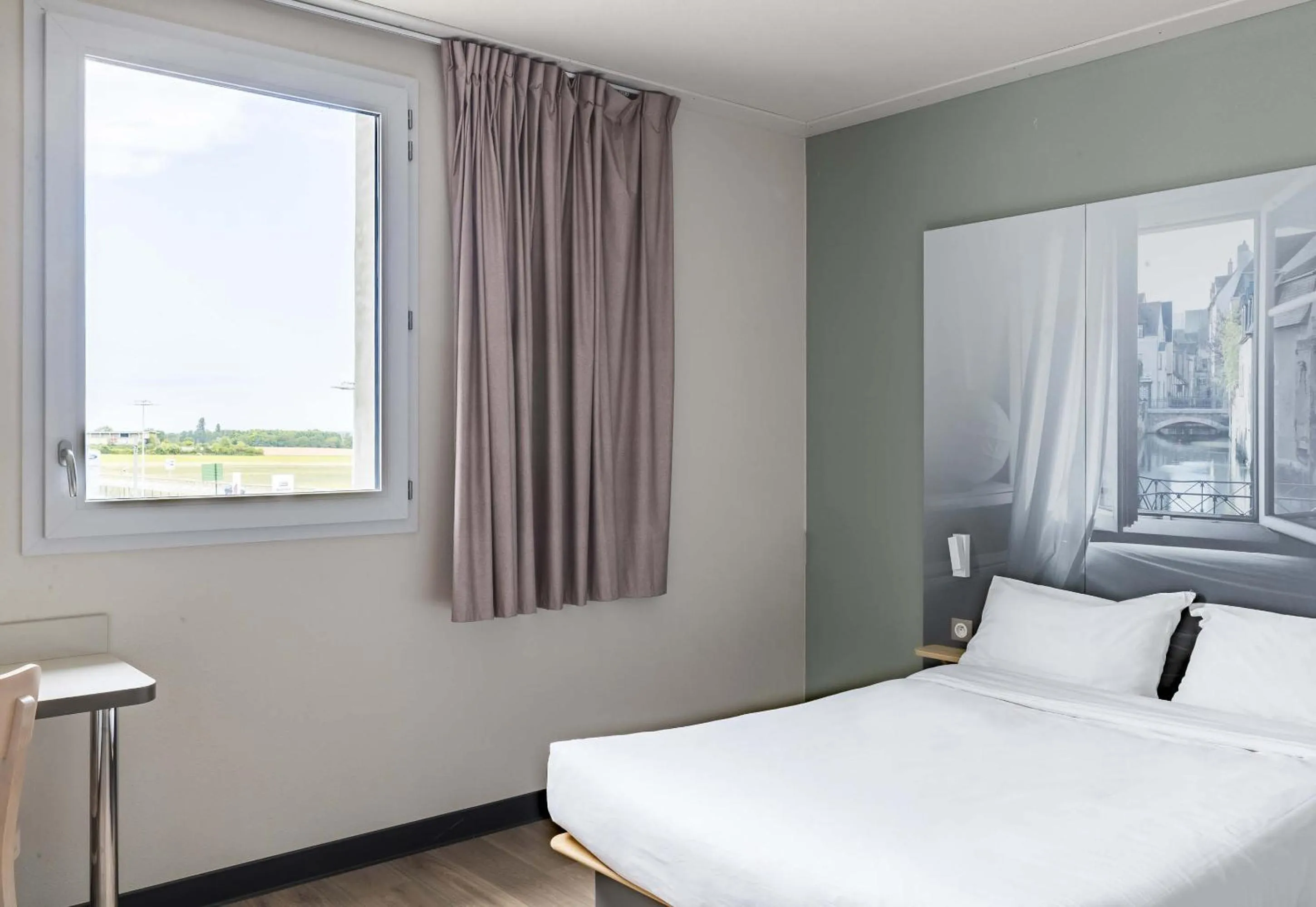 Bedroom, Bed in B&B HOTEL Montargis-Amilly