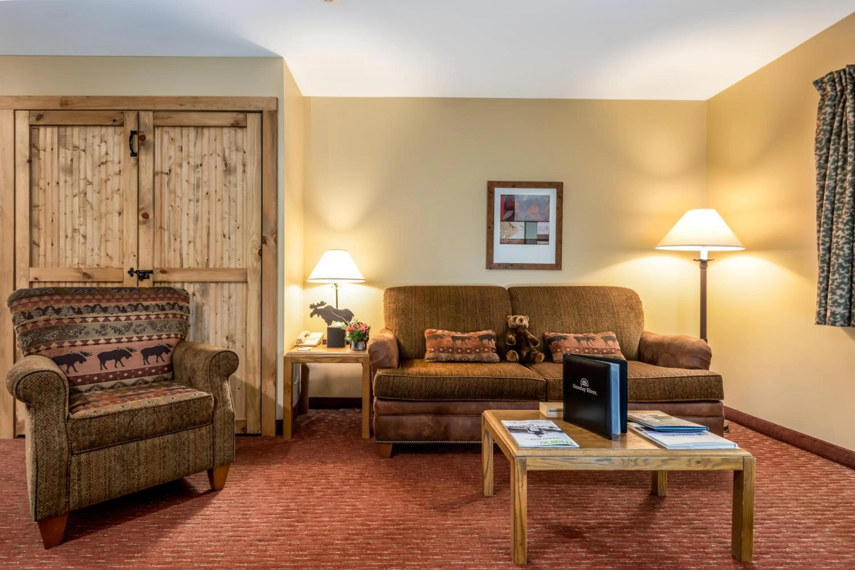 Living room in Grand Summit Hotel