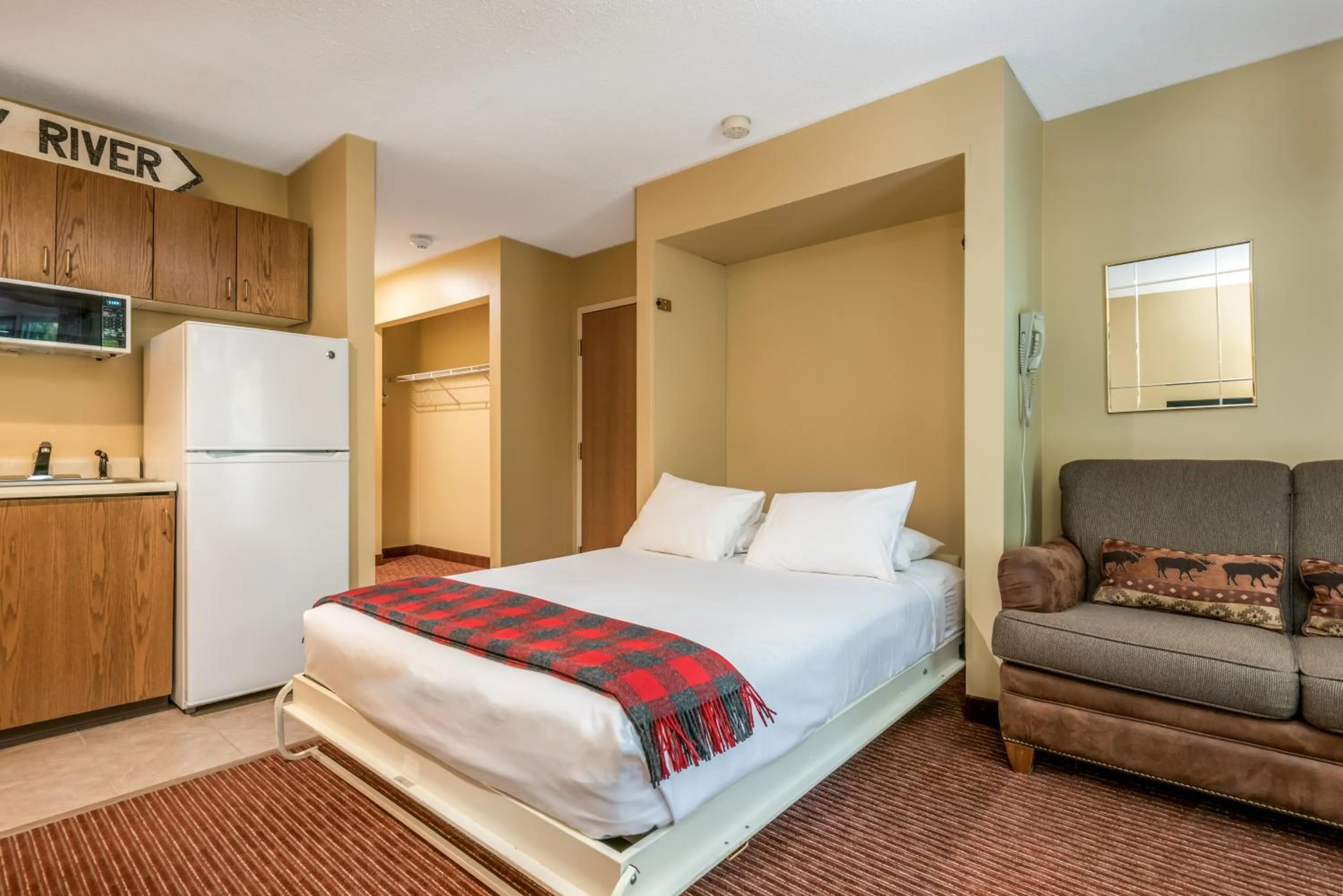 Bed in Grand Summit Hotel