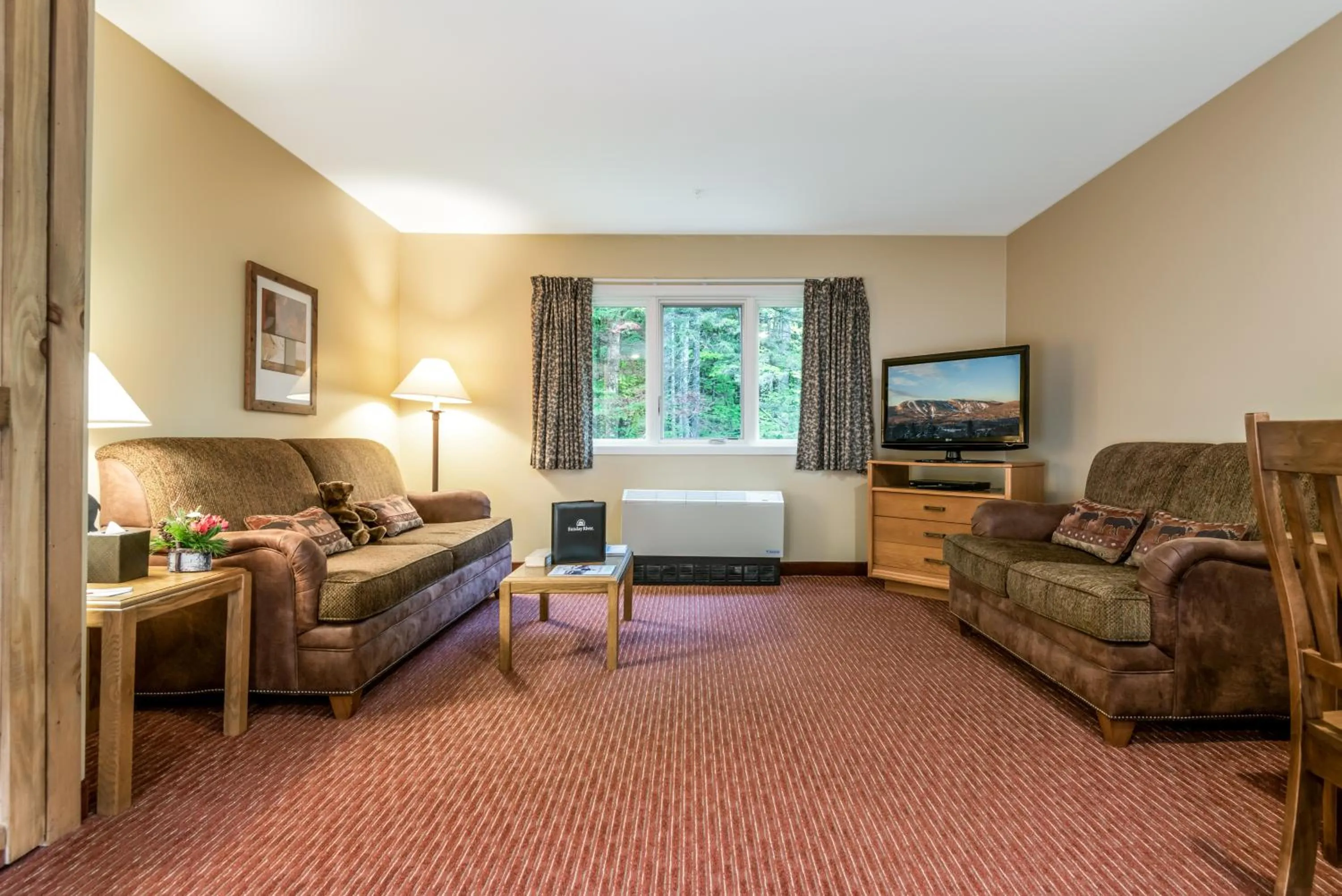 TV and multimedia in Grand Summit Hotel