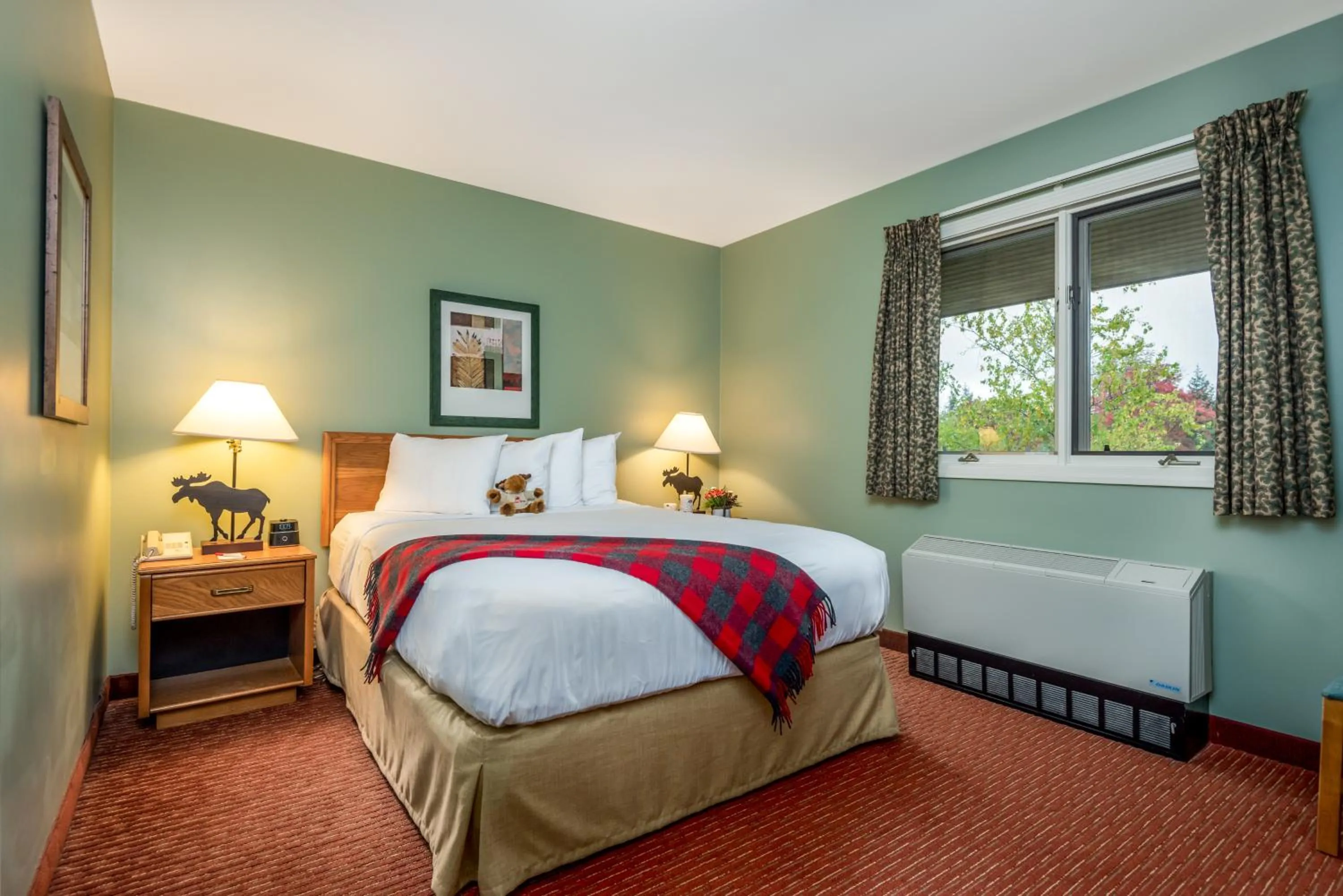 Bedroom, Bed in Grand Summit Hotel