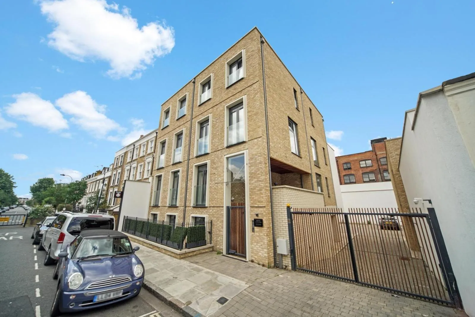 Property building in Lux Apartments in Fulham