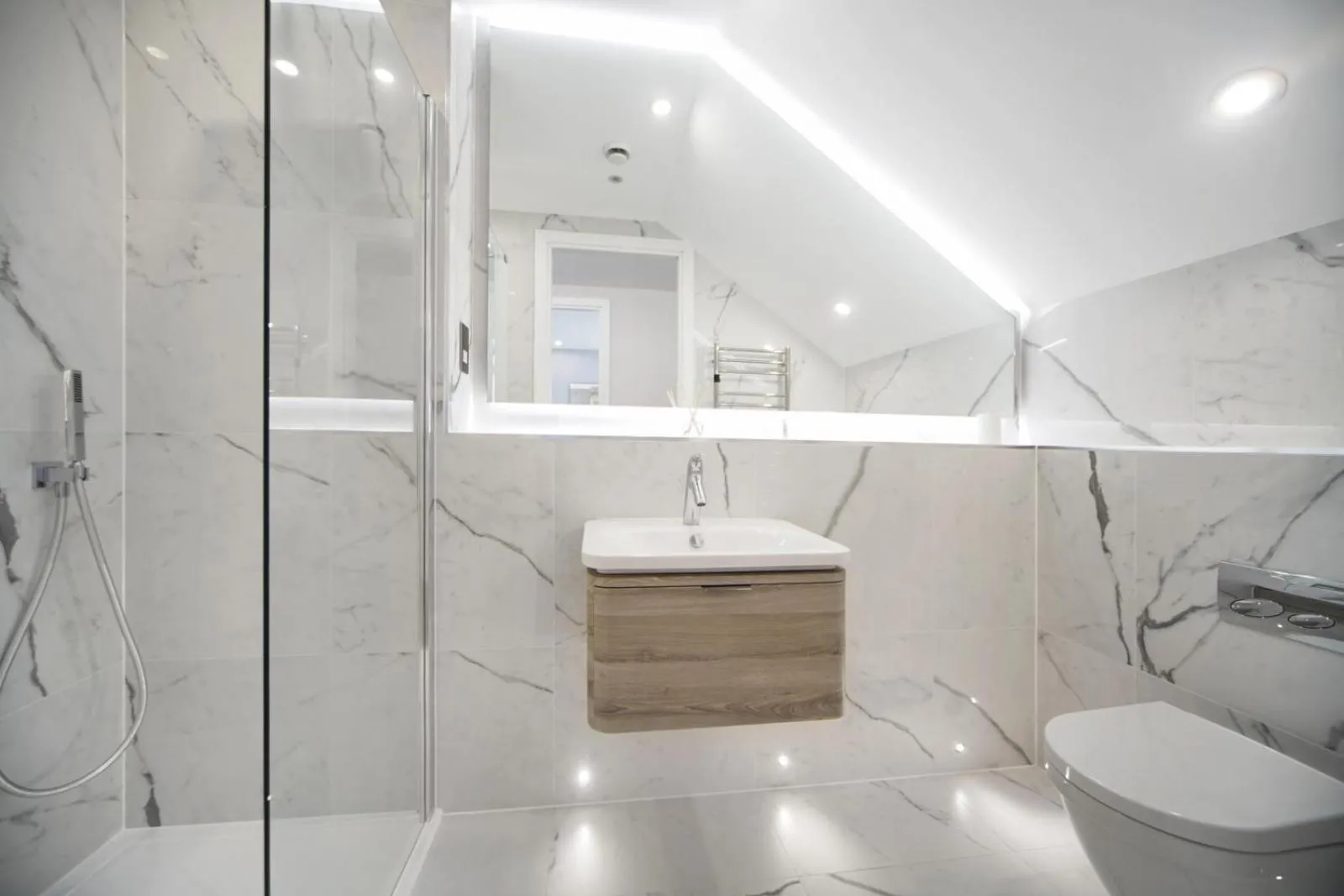 Bathroom in Lux Apartments in Fulham