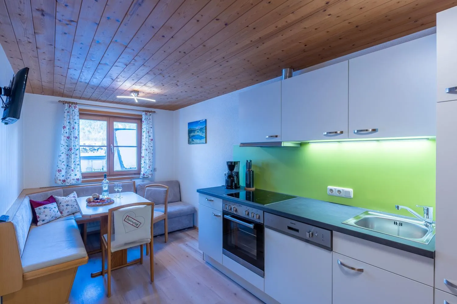Kitchen or kitchenette in Ferienbauernhof Kohler