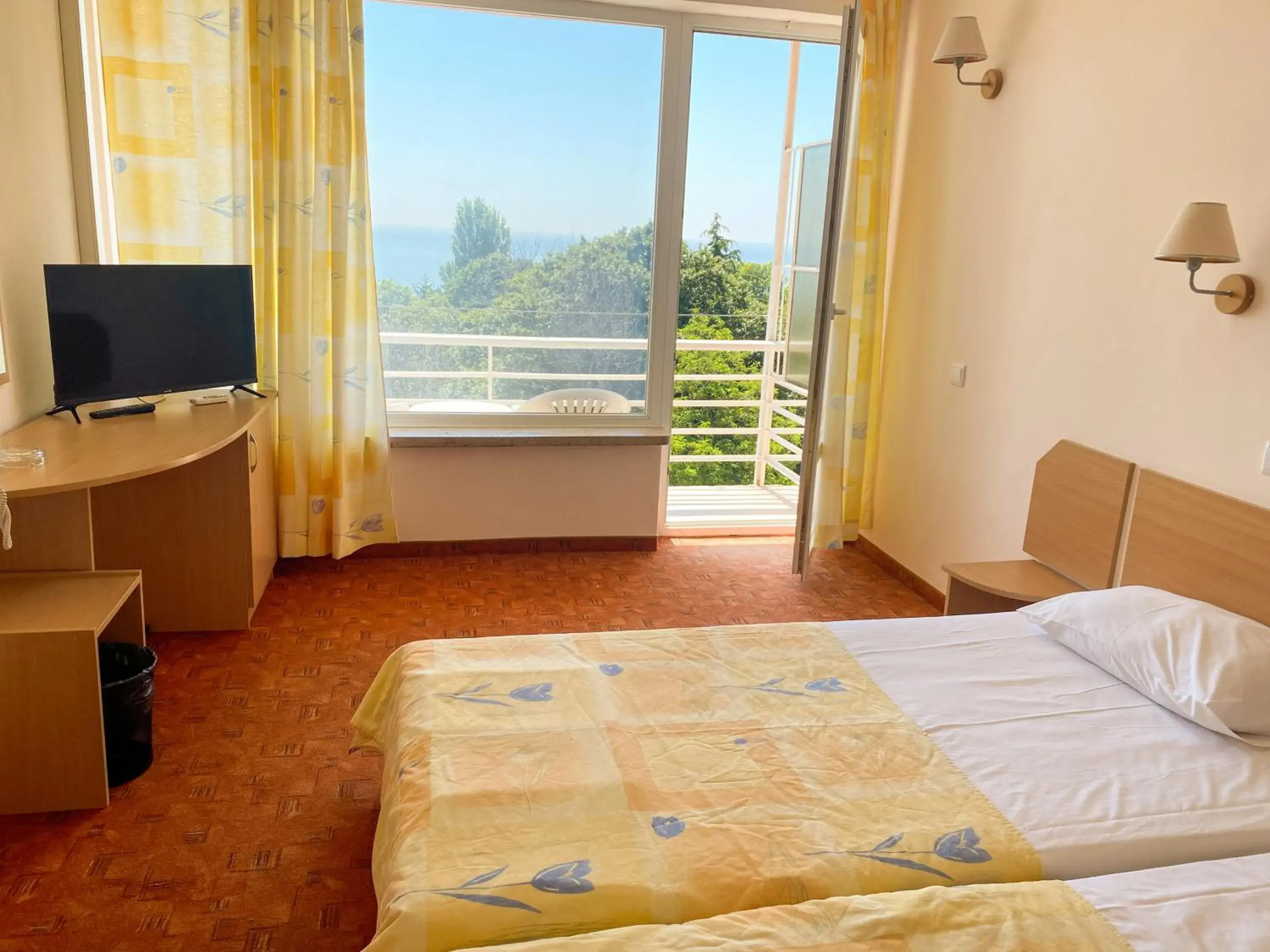 Bed in Vezhen Hotel - Free Parking Bed in Vezhen Hotel - Free Parking