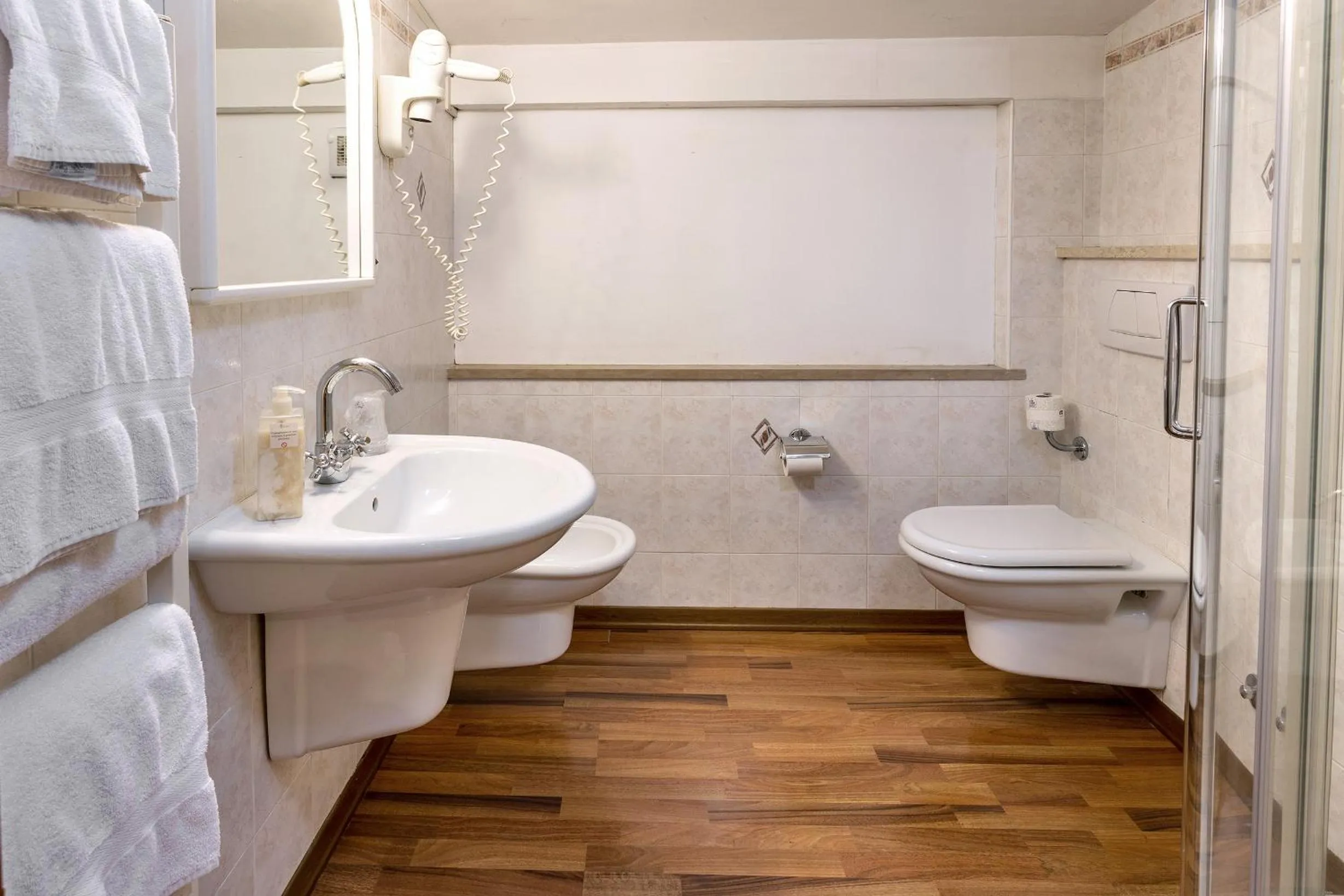 Bathroom in Albergo Nazionale