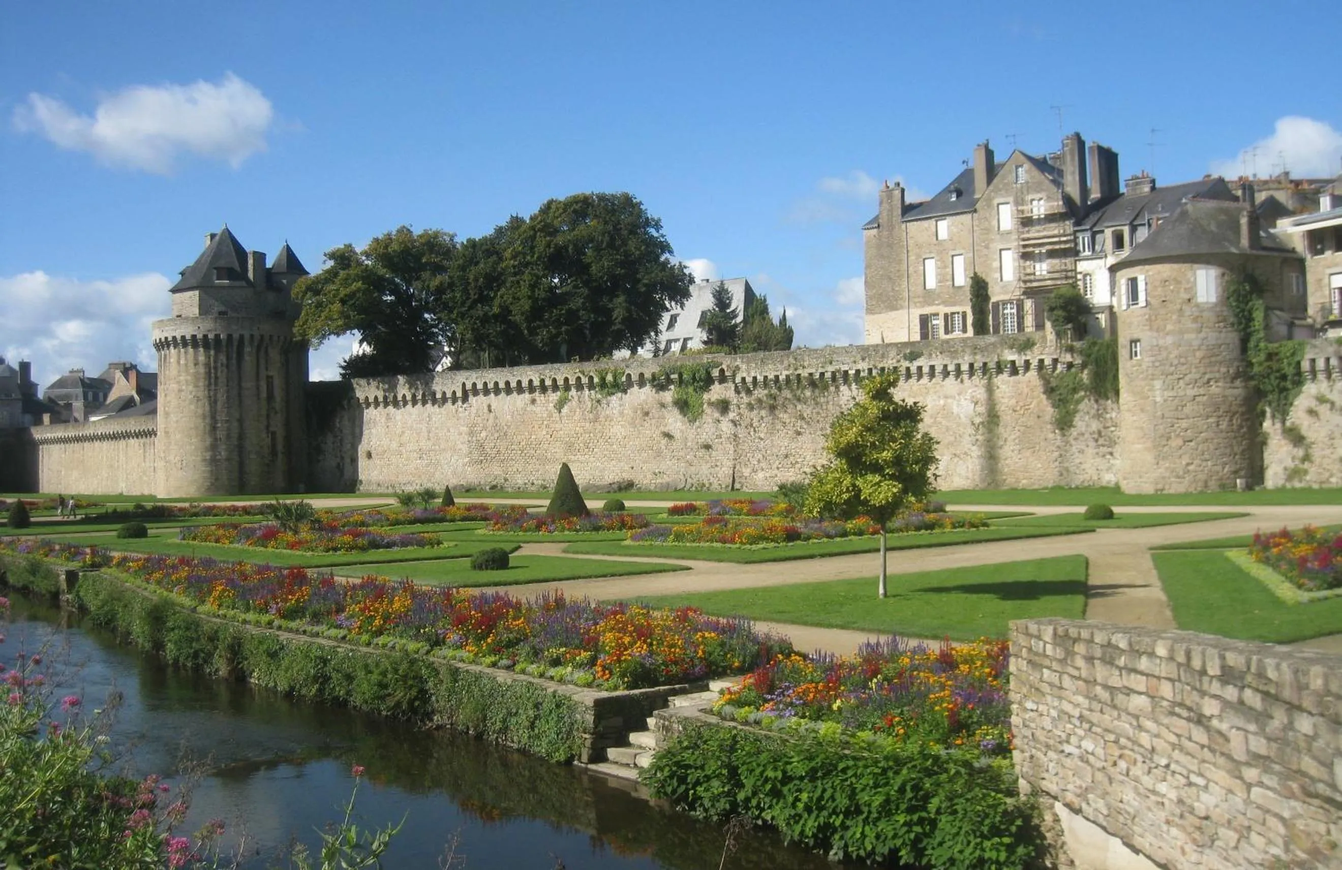 Neighbourhood in Appart Hôtel Le Liberté Vannes Centre-Ville