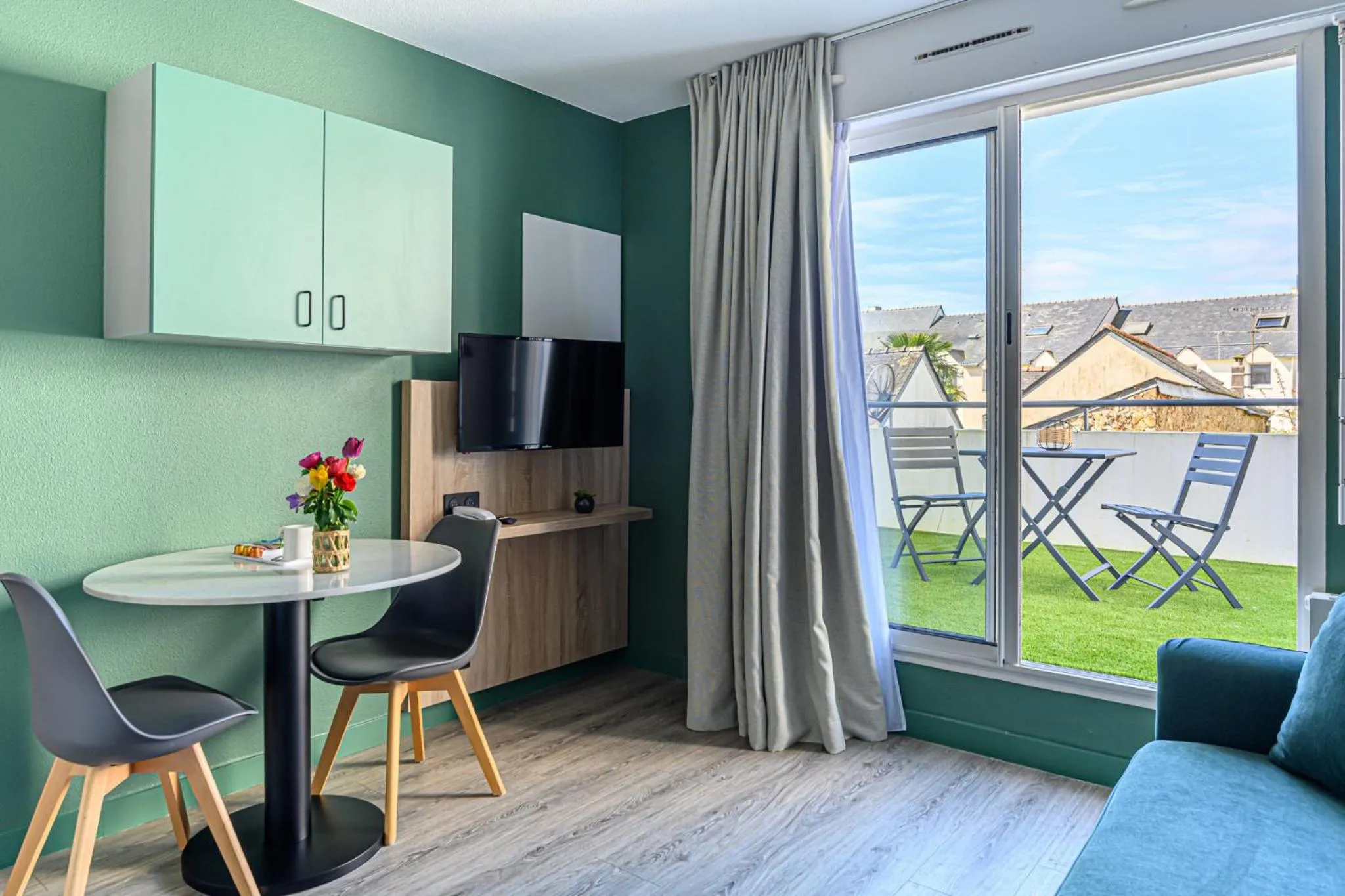 Balcony/Terrace in Appart Hôtel Le Liberté Vannes Centre-Ville