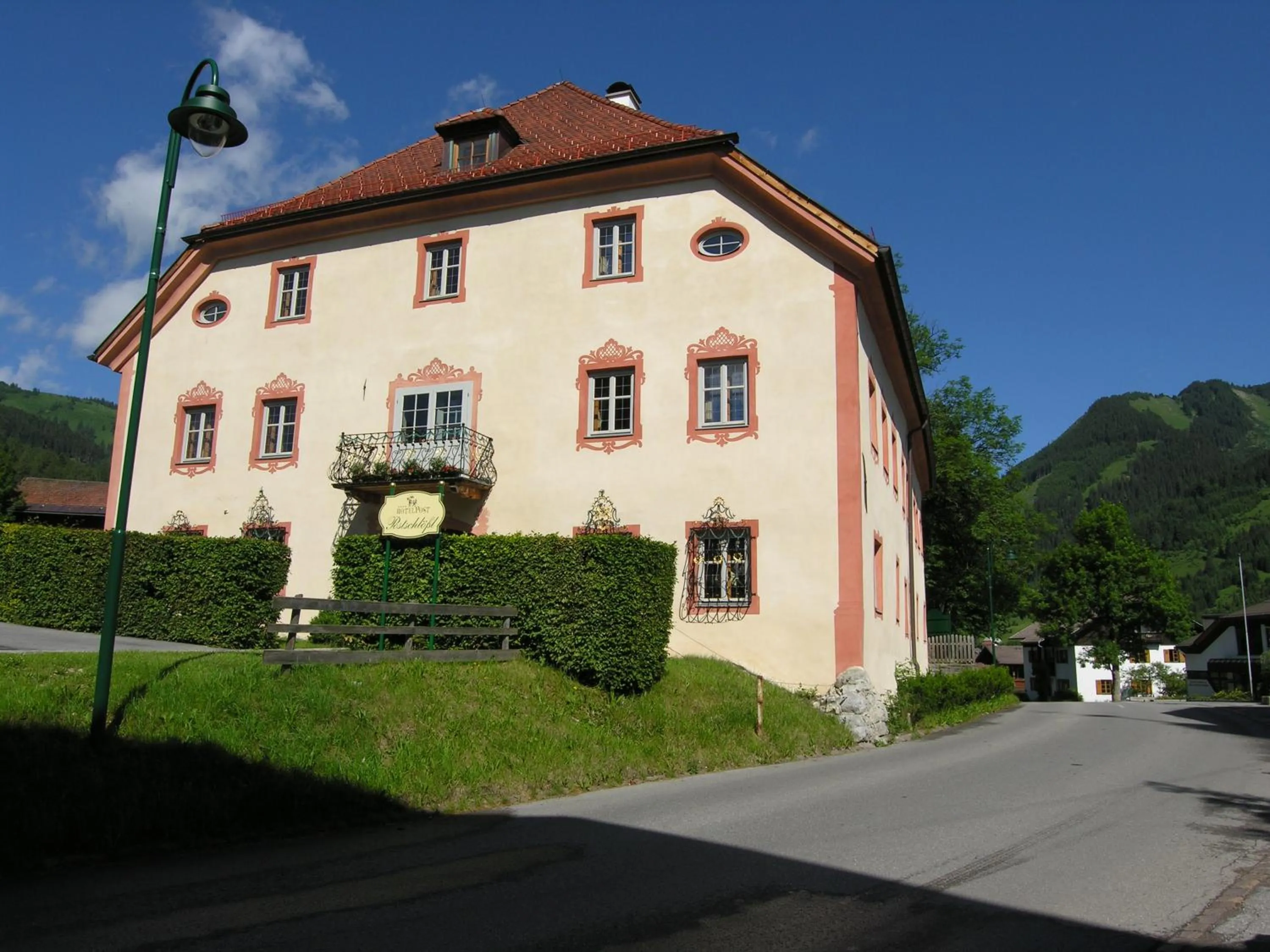 Property building in Postschlössl