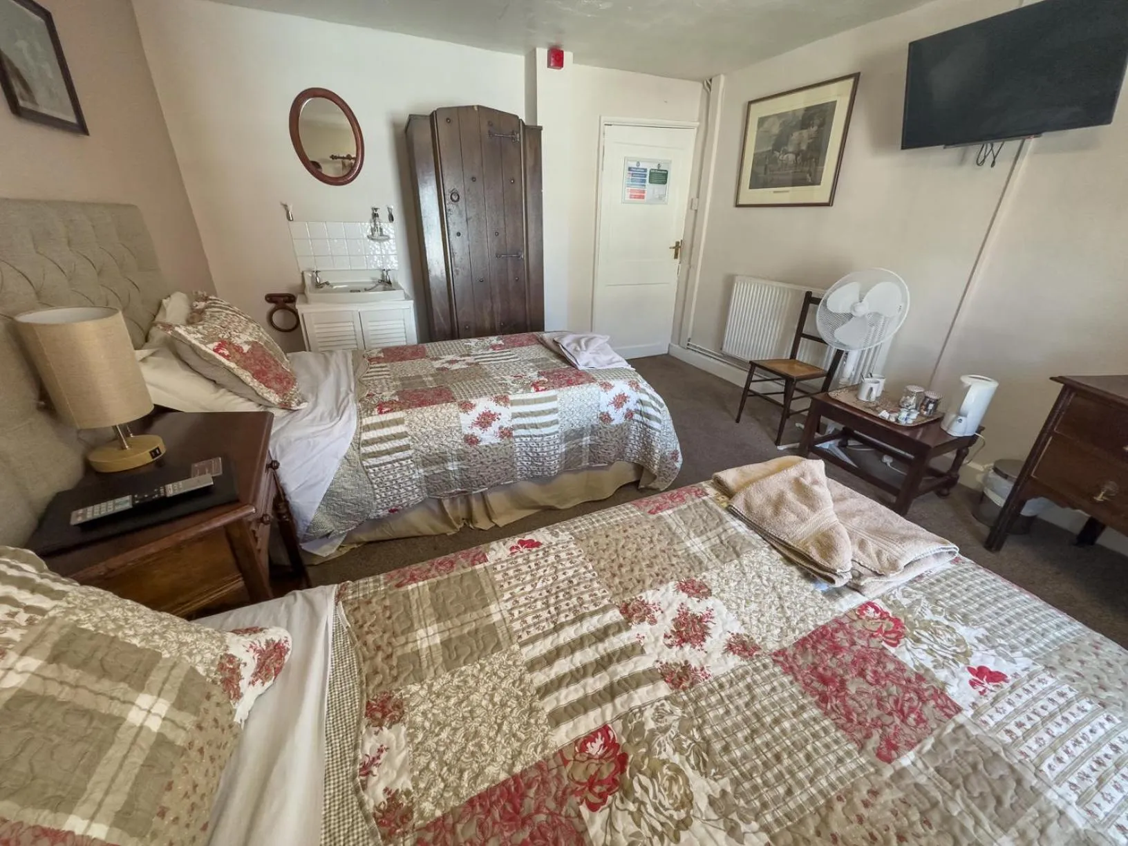 Photo of the whole room, Bed in The Vintage Inn