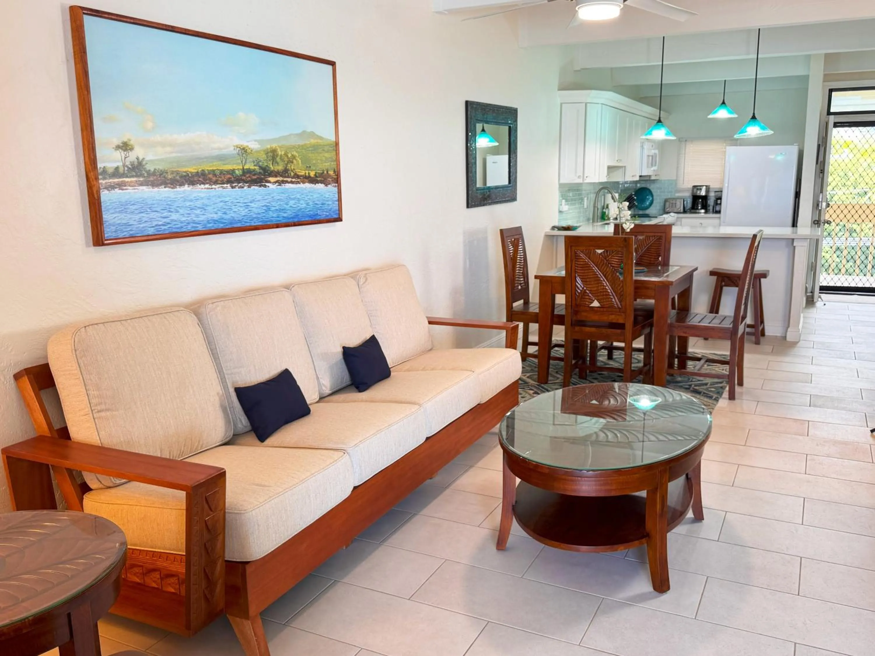 Kitchen or kitchenette in Oceanfront Luxury Condo