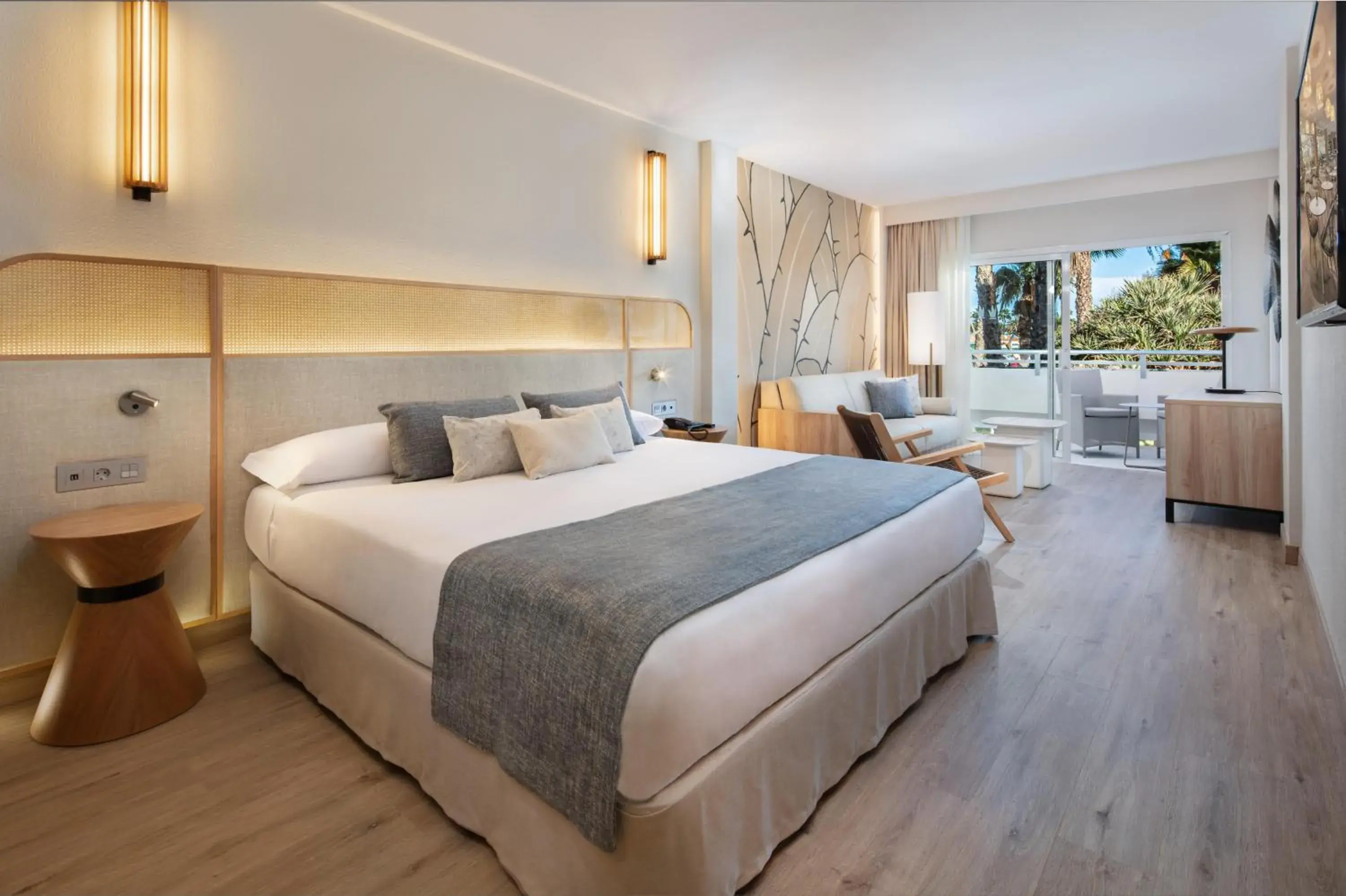 Photo of the whole room, Bed in Tabaiba Princess Photo of the whole room, Bed in Tabaiba Princess