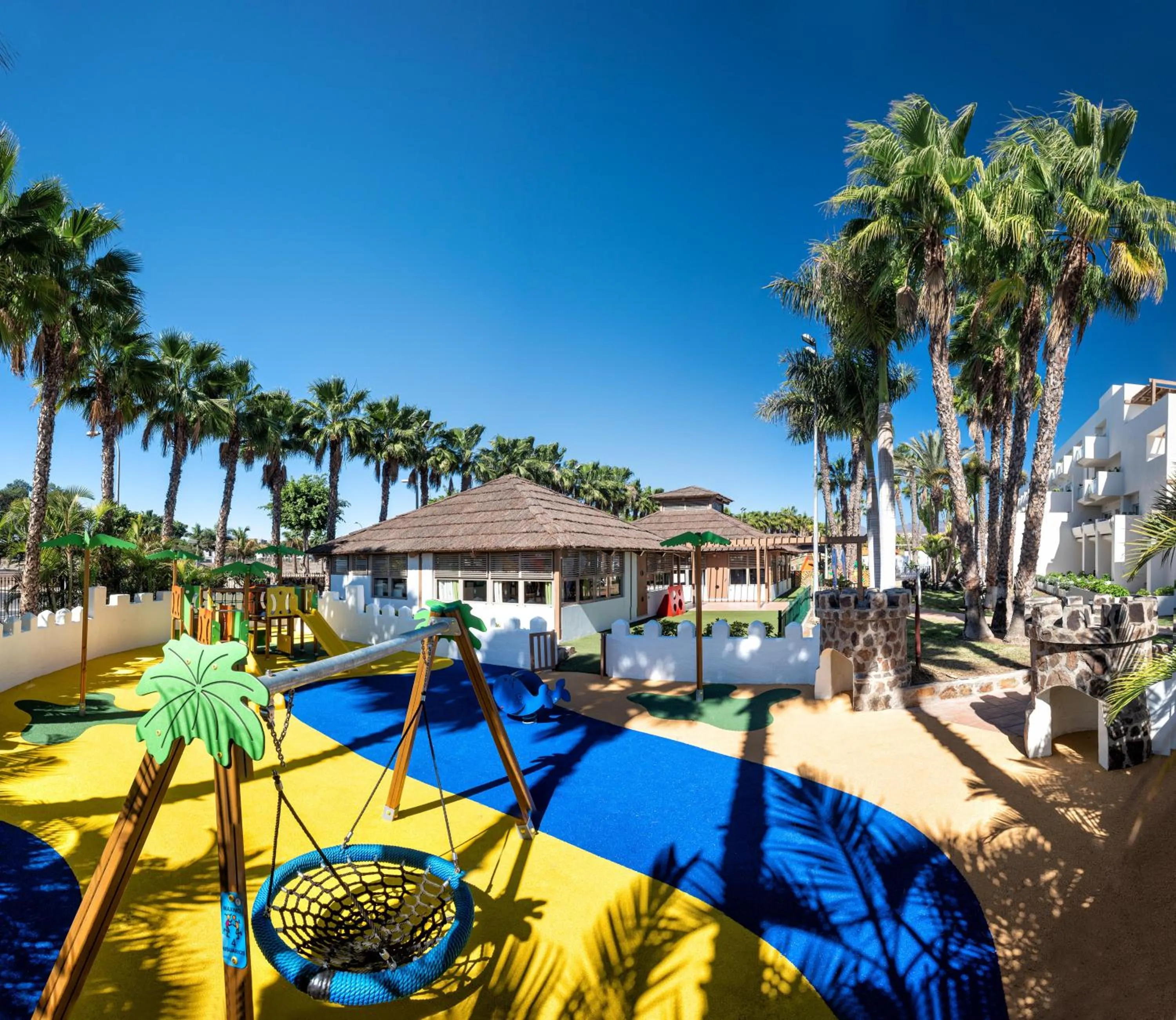 children in Tabaiba Princess