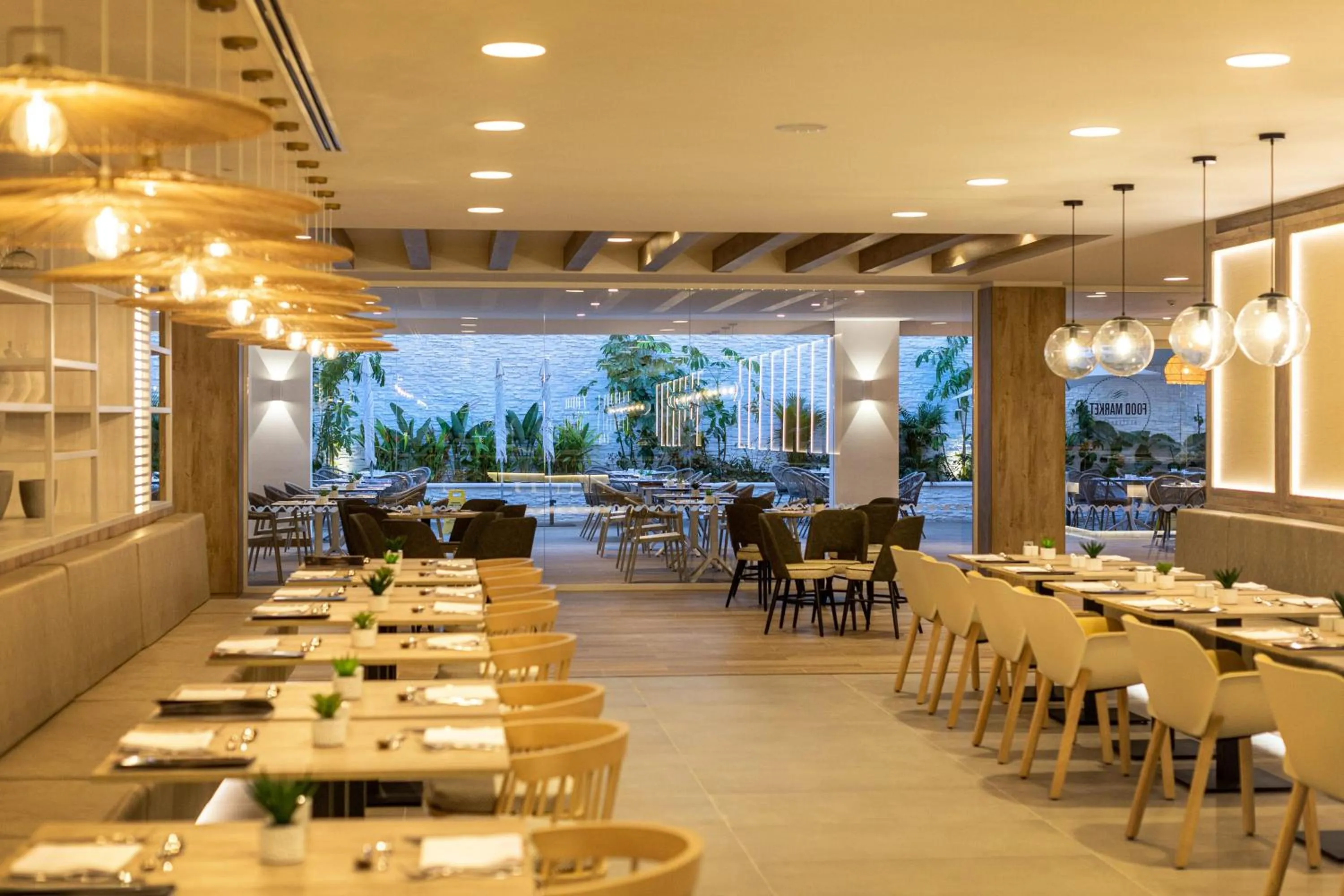 Restaurant/places to eat in Tabaiba Princess