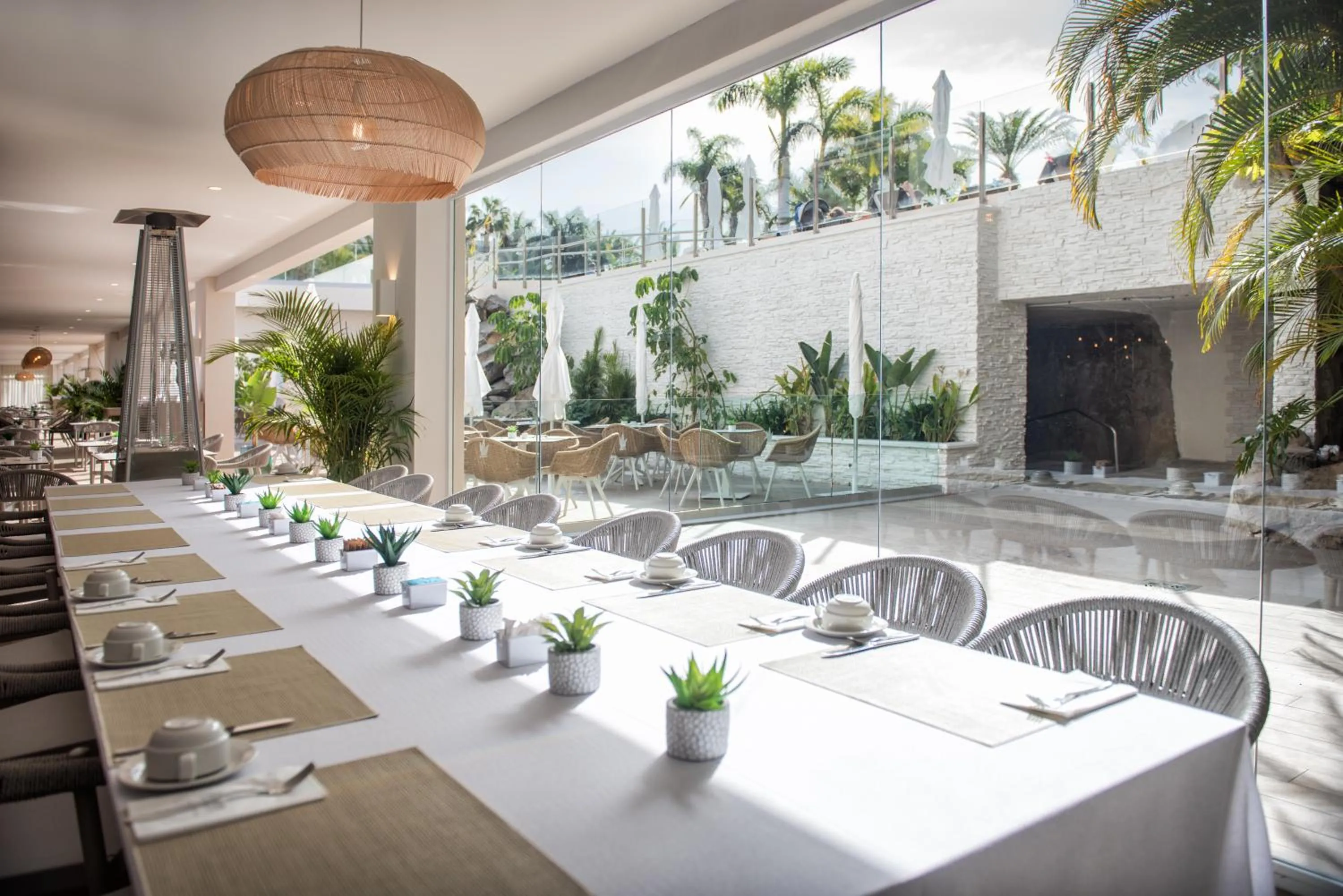 Restaurant/places to eat in Tabaiba Princess