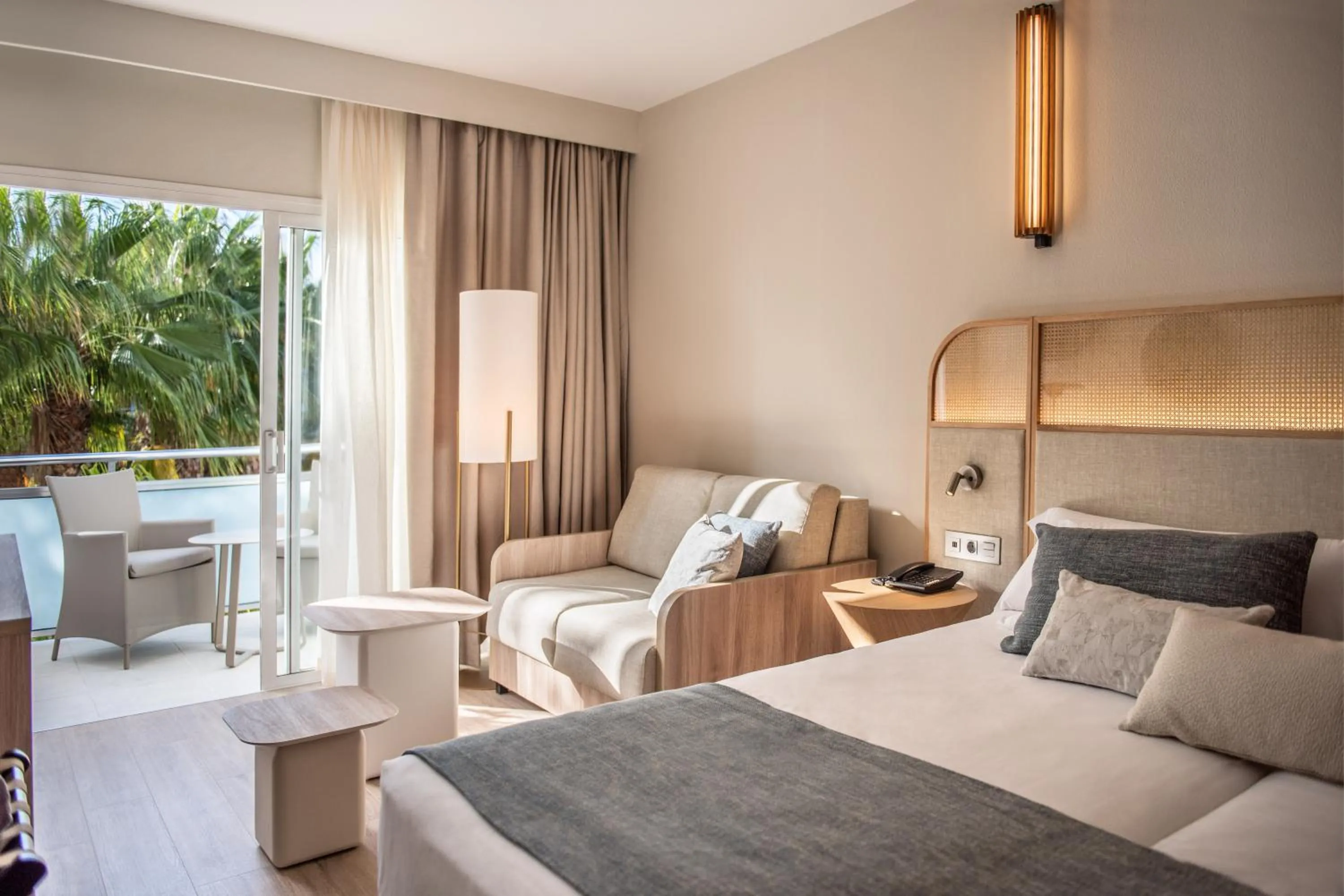 Photo of the whole room, Bed in Tabaiba Princess